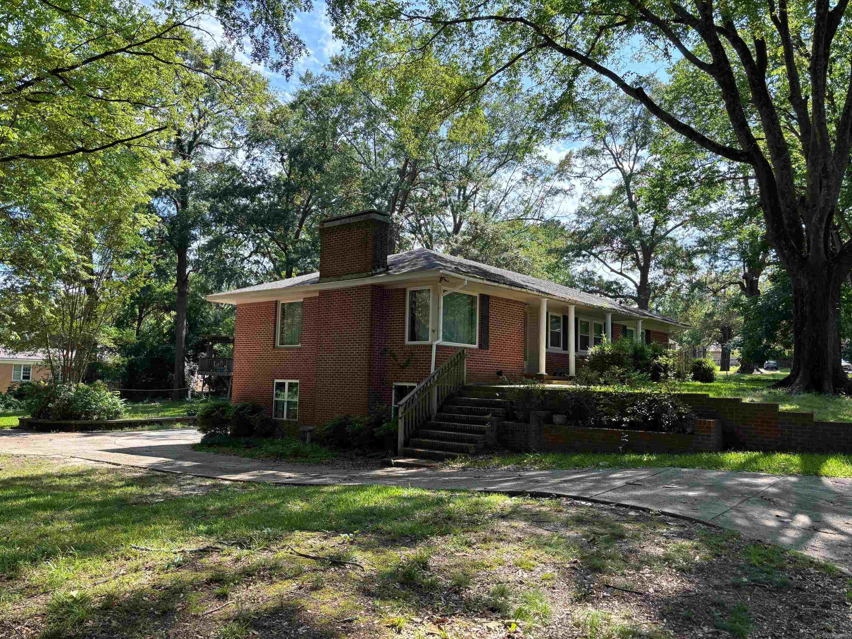 1223 W Elm St  El Dorado, AR