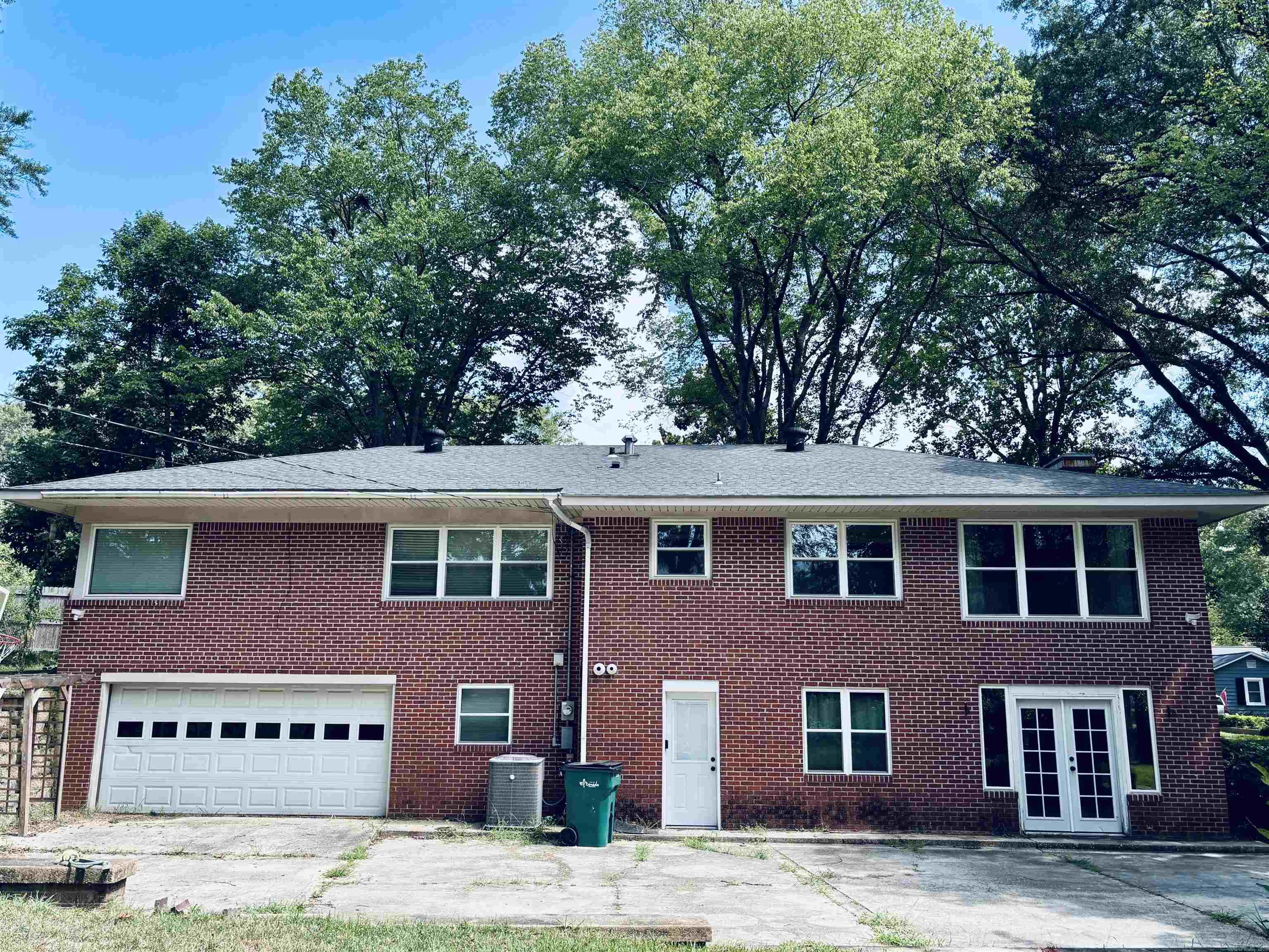 1223 W Elm St  El Dorado, AR