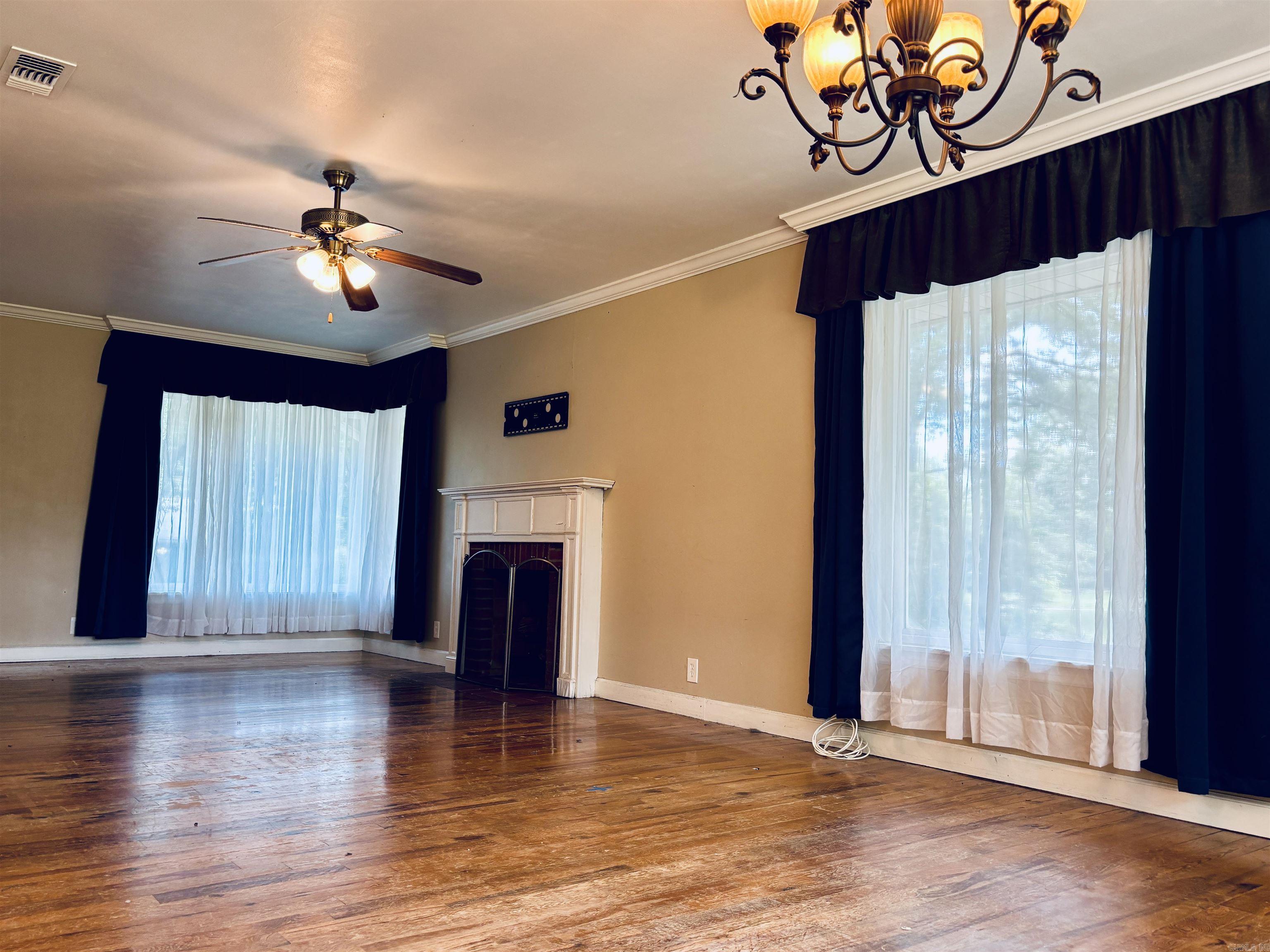 1223 W Elm St  El Dorado, AR