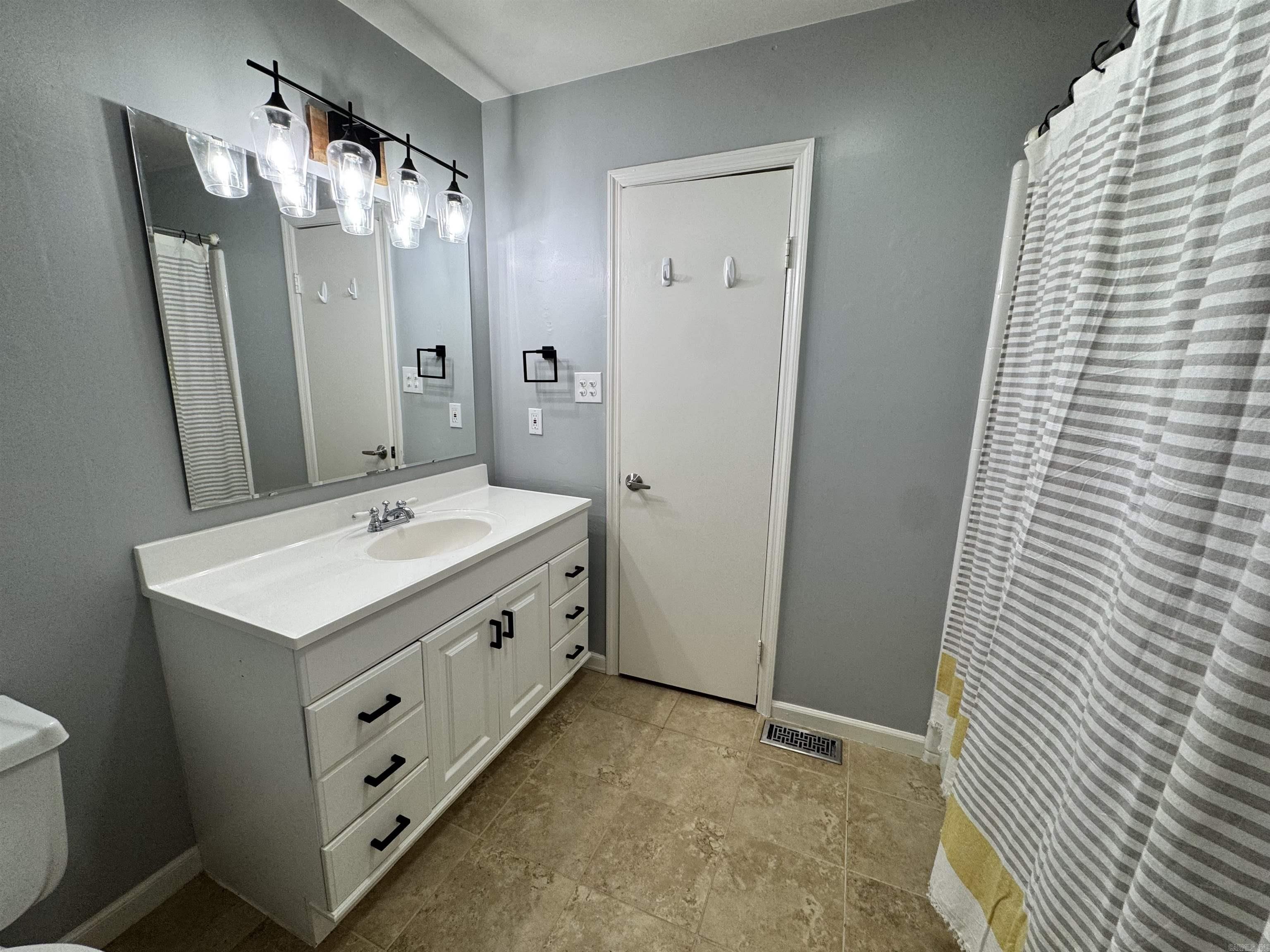 15  Flourite  Little Rock, AR