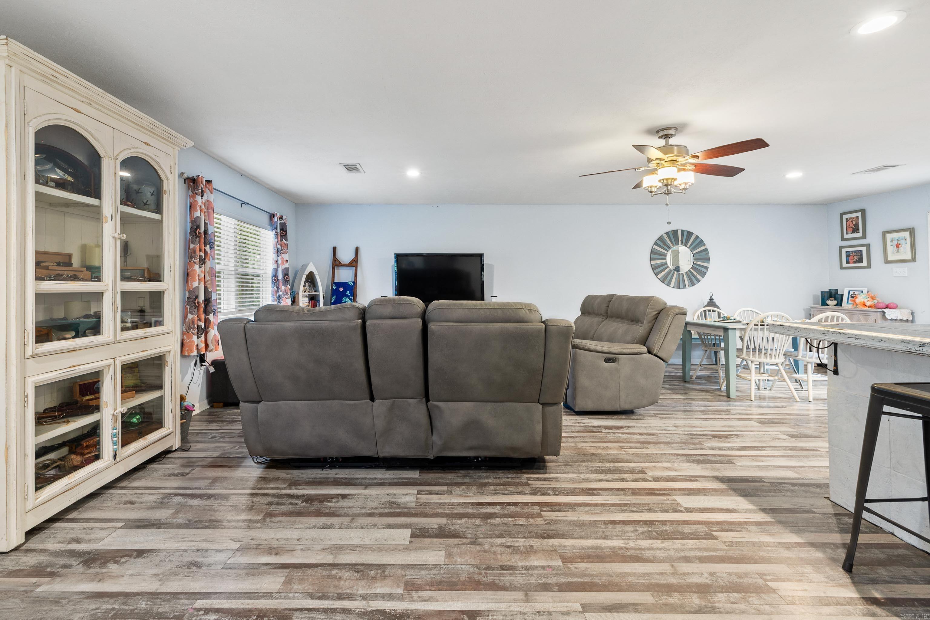 8011  Dial  Rison, AR