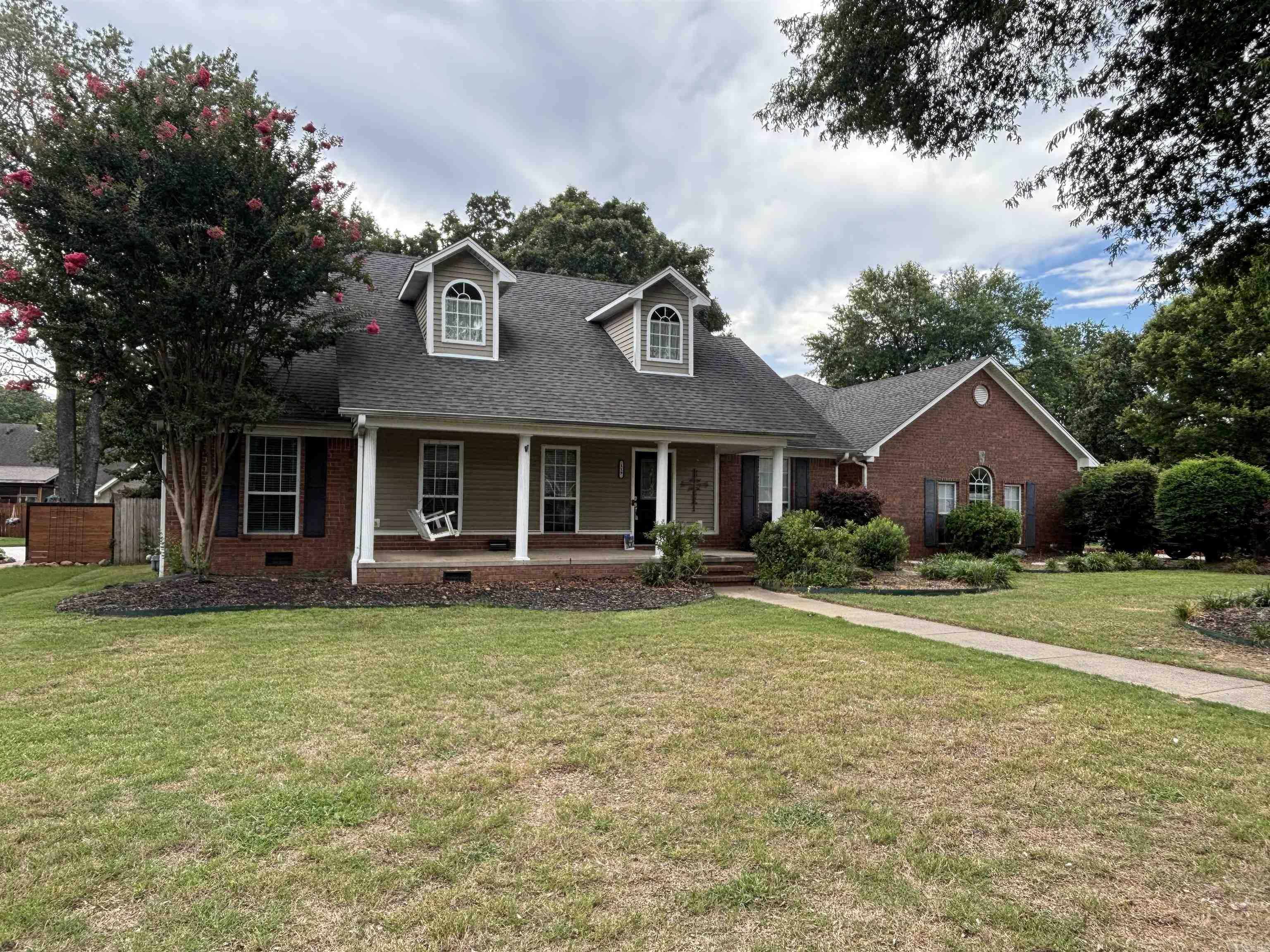 115 Las Colinas Street
