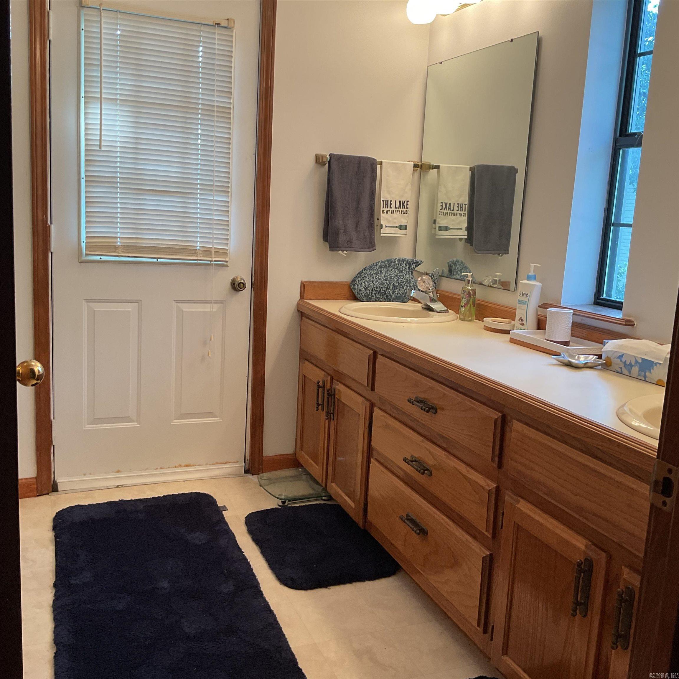235  Sylvan  Greers Ferry, AR