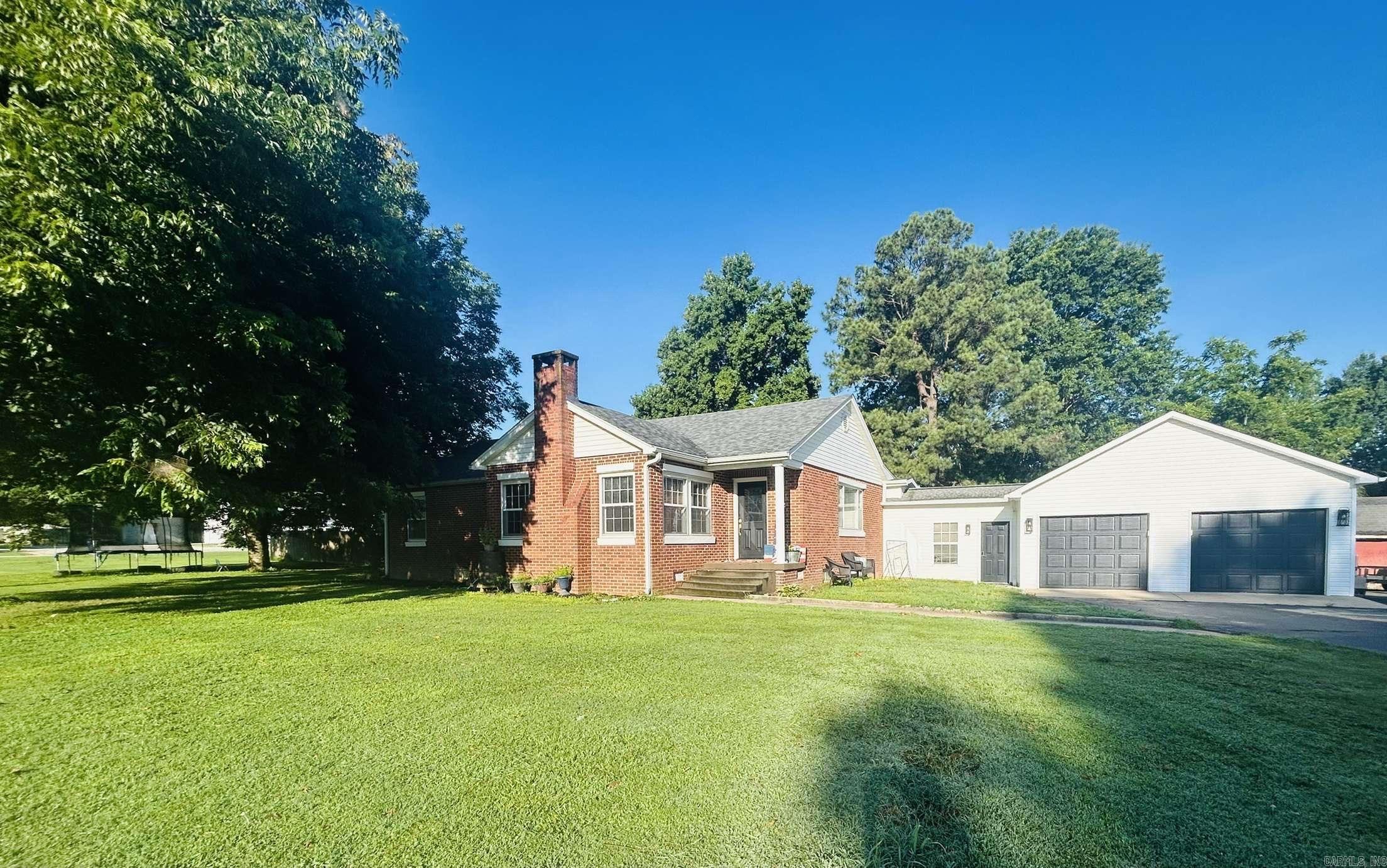 821 S 12th Avenue Piggott, AR 72454