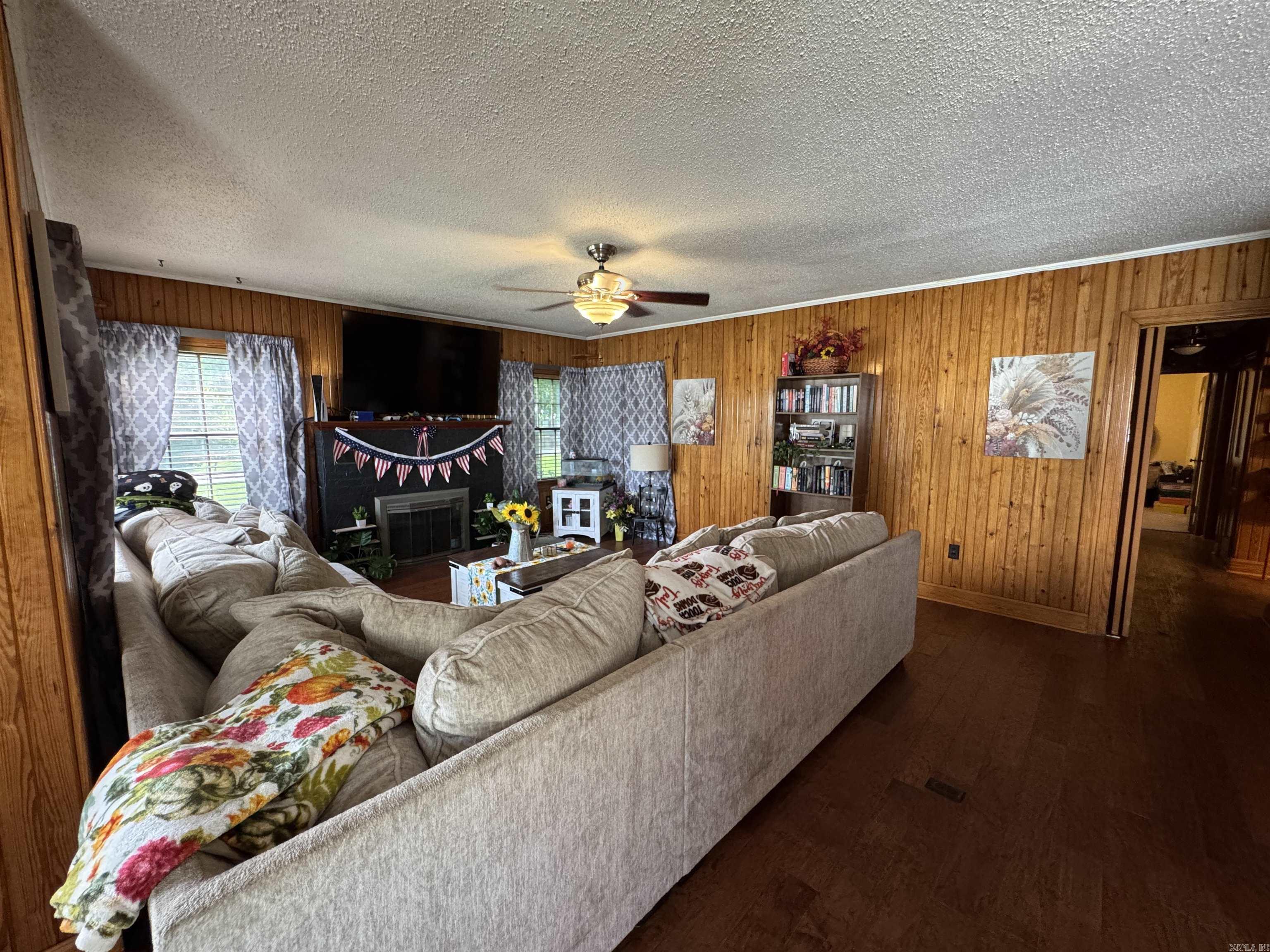 821 S 12th Avenue Piggott, AR 72454