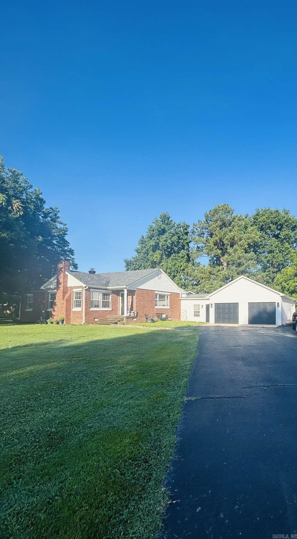 821 S 12th Avenue Piggott, AR 72454
