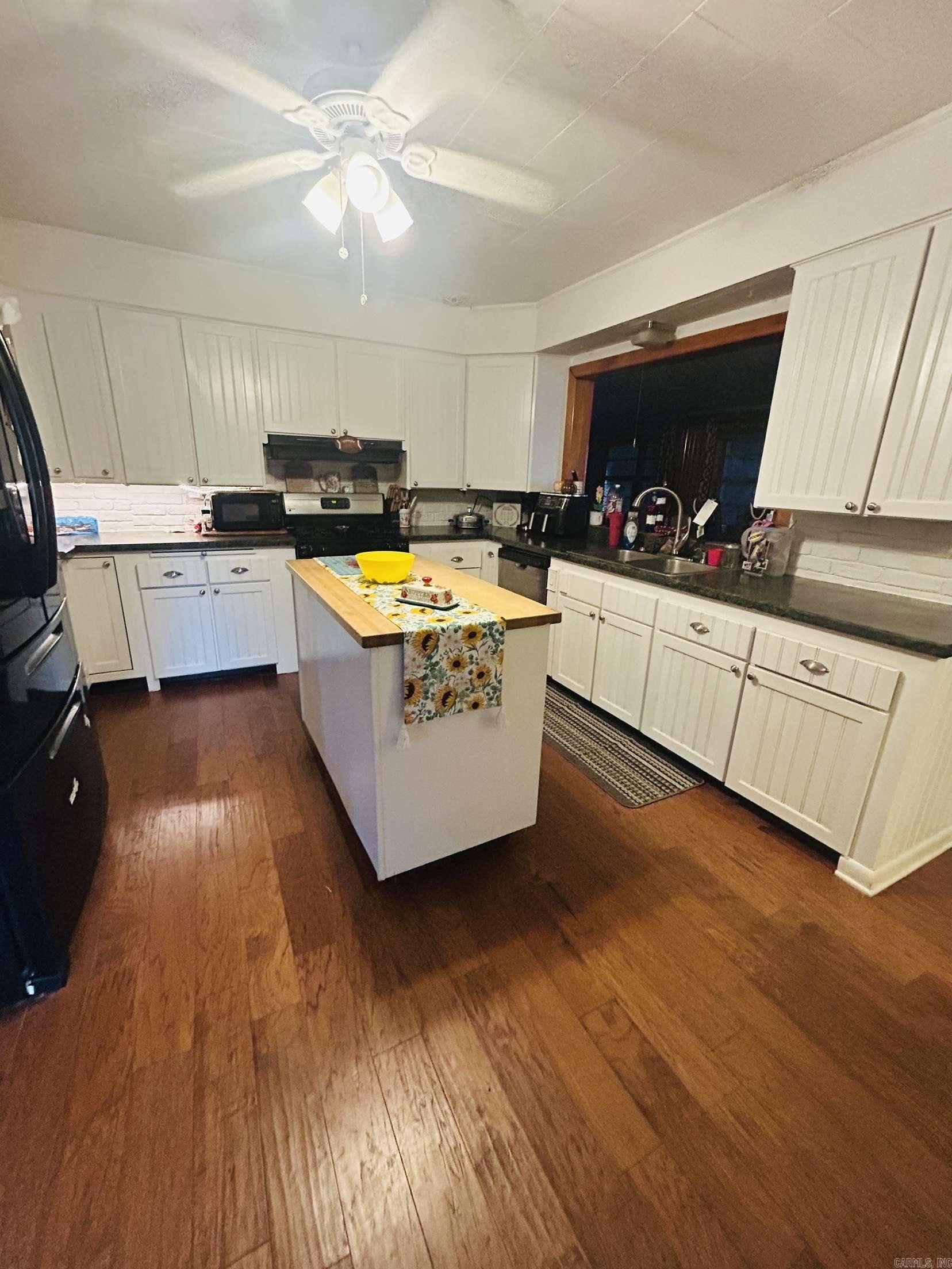 821 S 12th Avenue Piggott, AR 72454