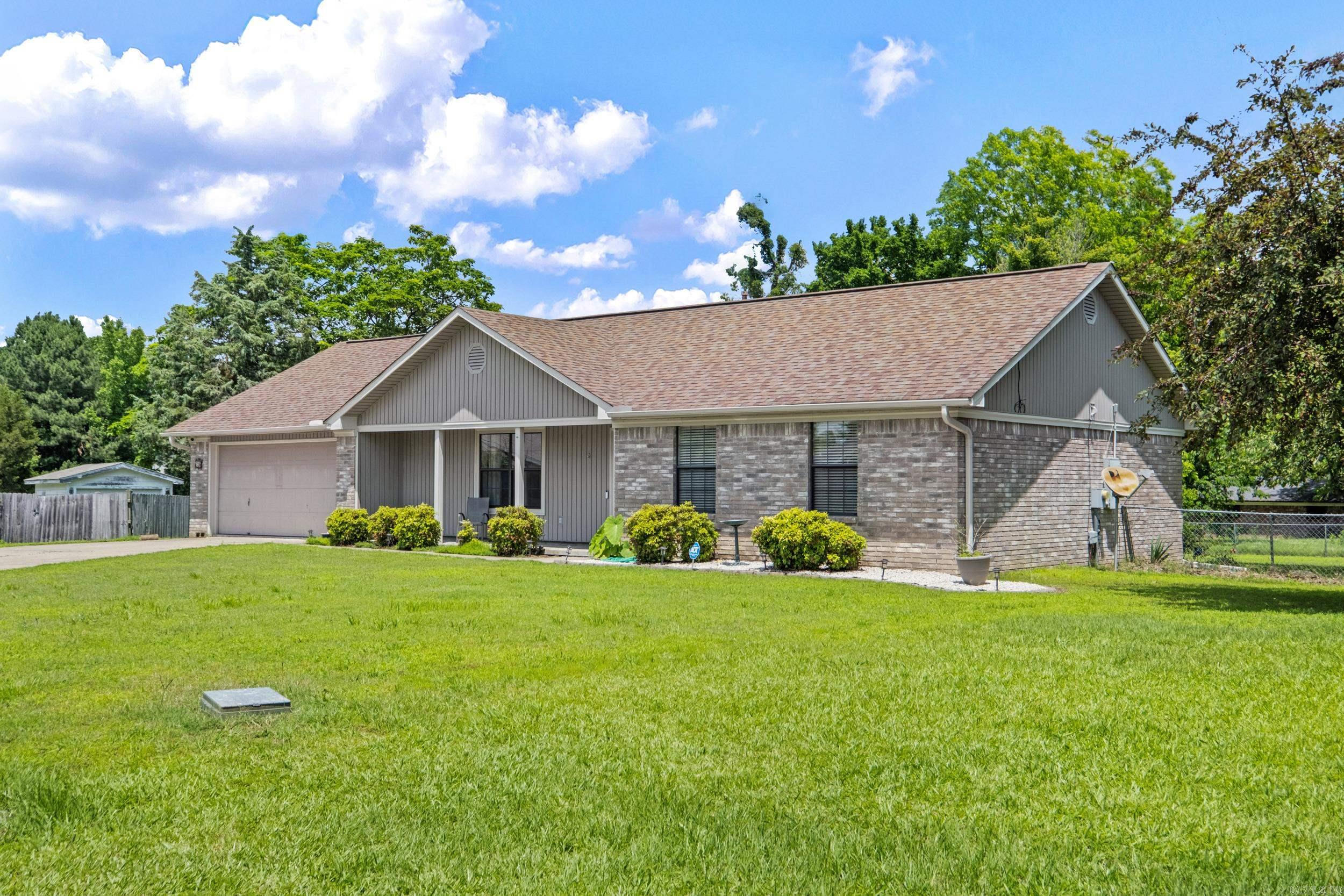 16  Clinton Ct.  Cabot, AR