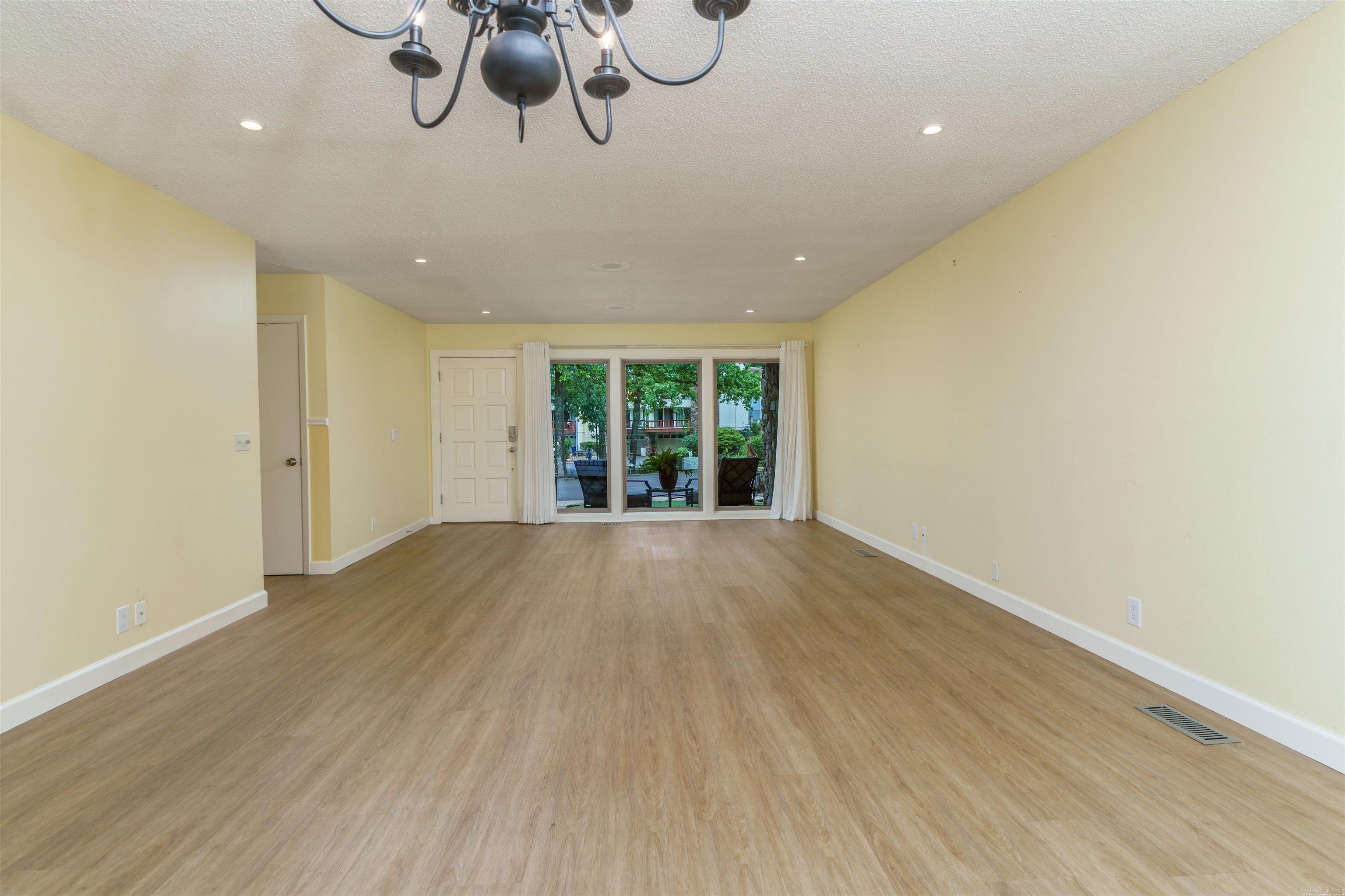 32  Calanas  Hot Springs Village, AR