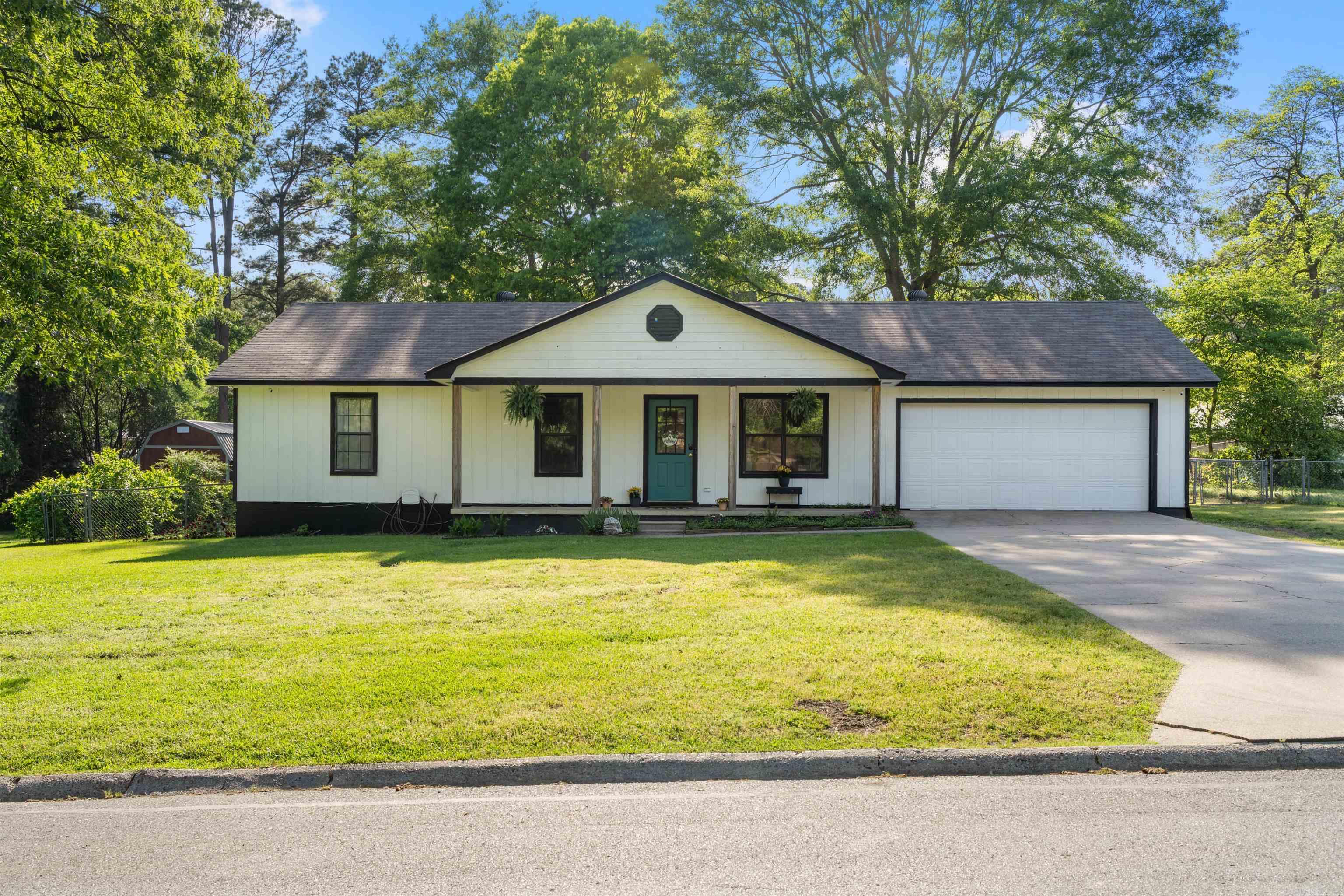 711 S Red  Sheridan, AR