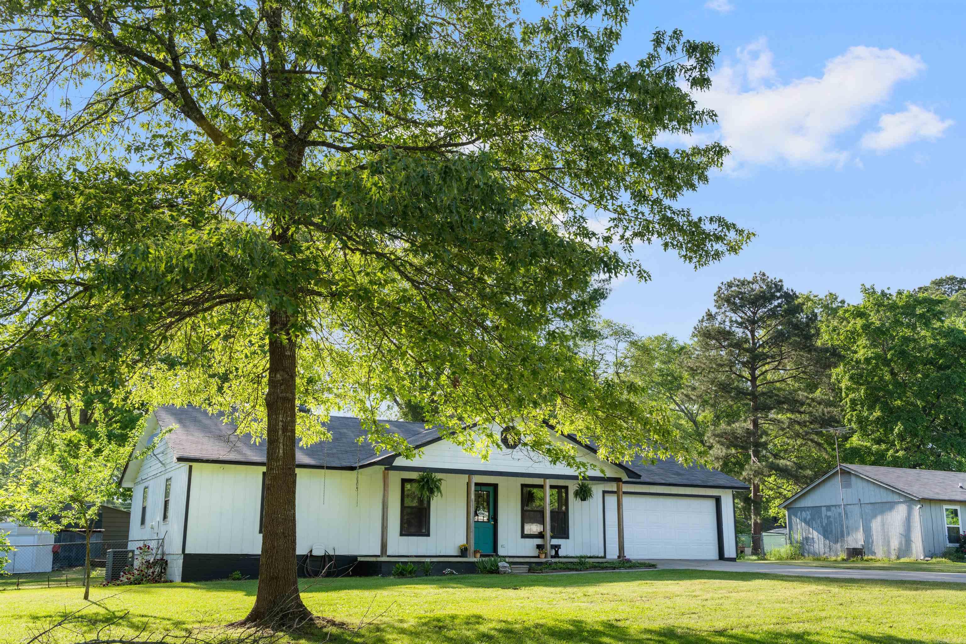 711 S Red  Sheridan, AR