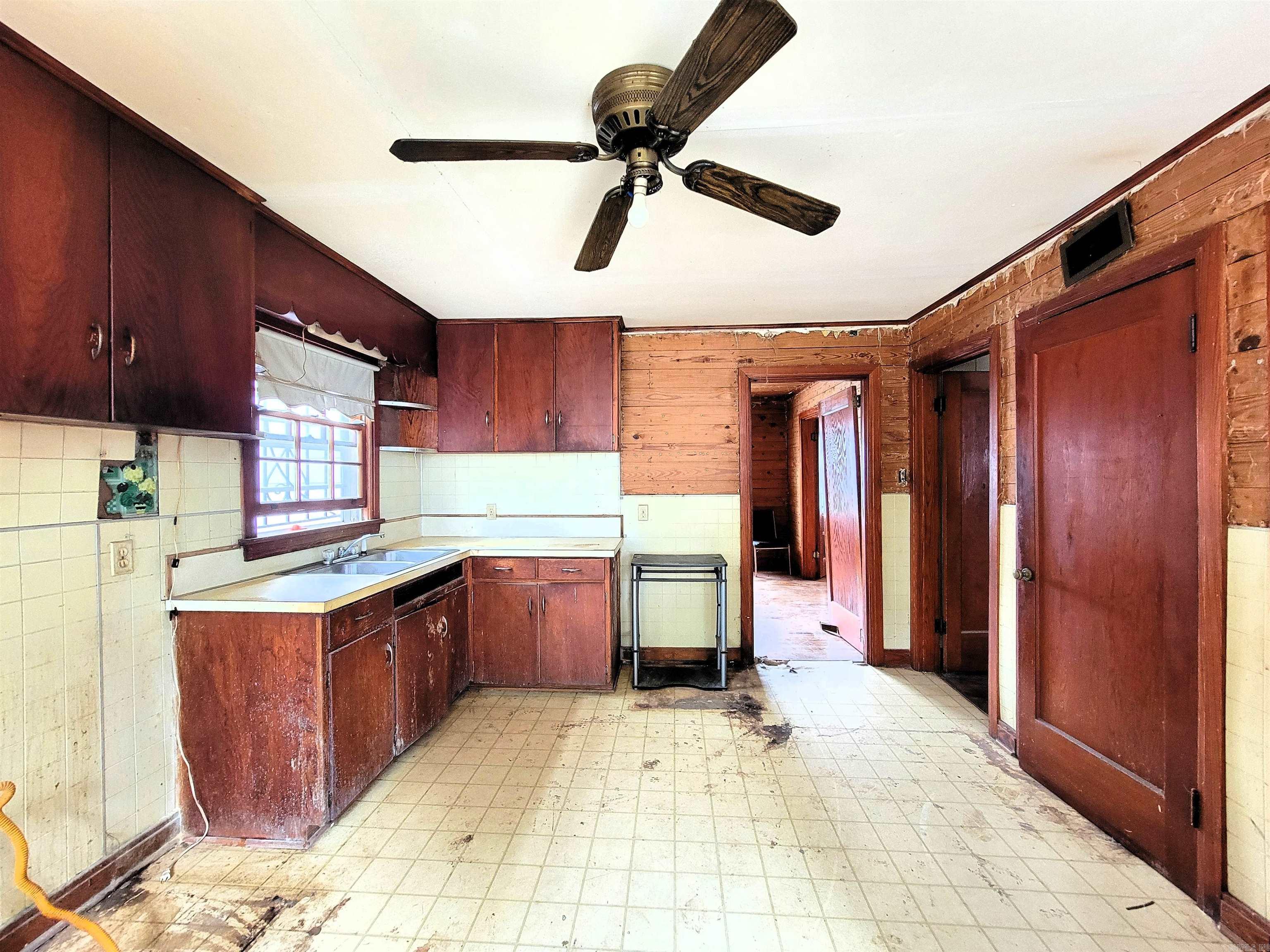 1930 S Olive  Pine Bluff, AR