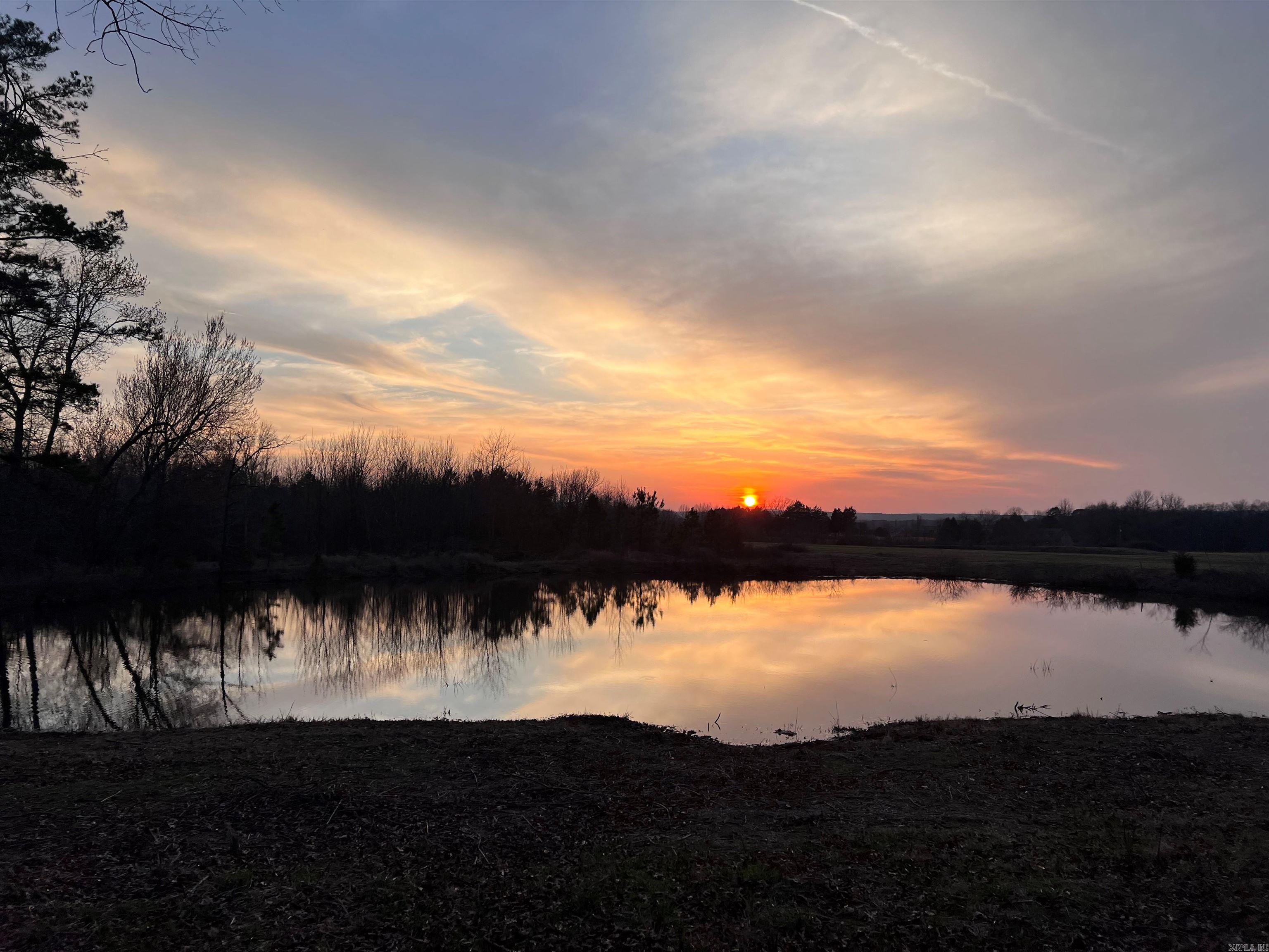 380 South Drive Greers Ferry, AR 72067