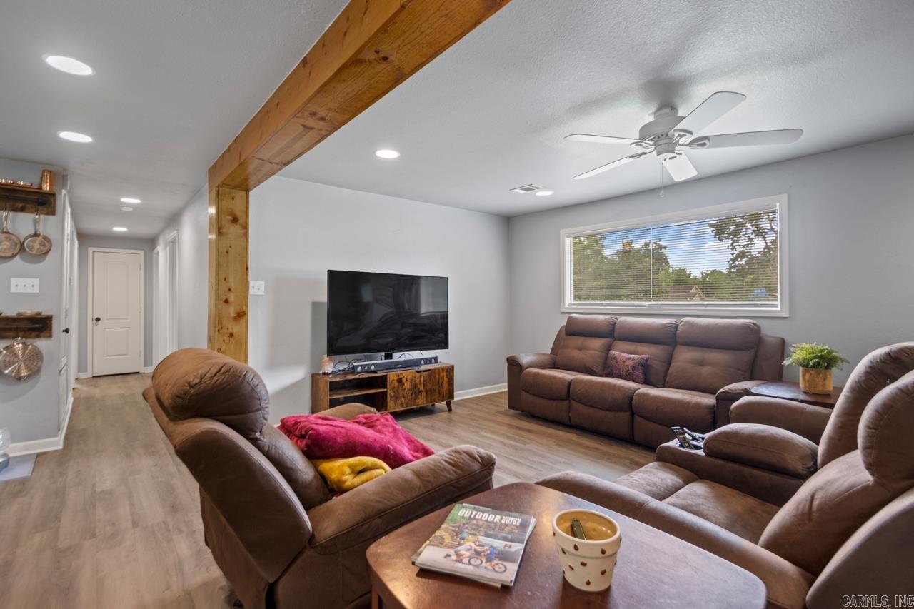 2302 E Meadowbrook  Bryant, AR