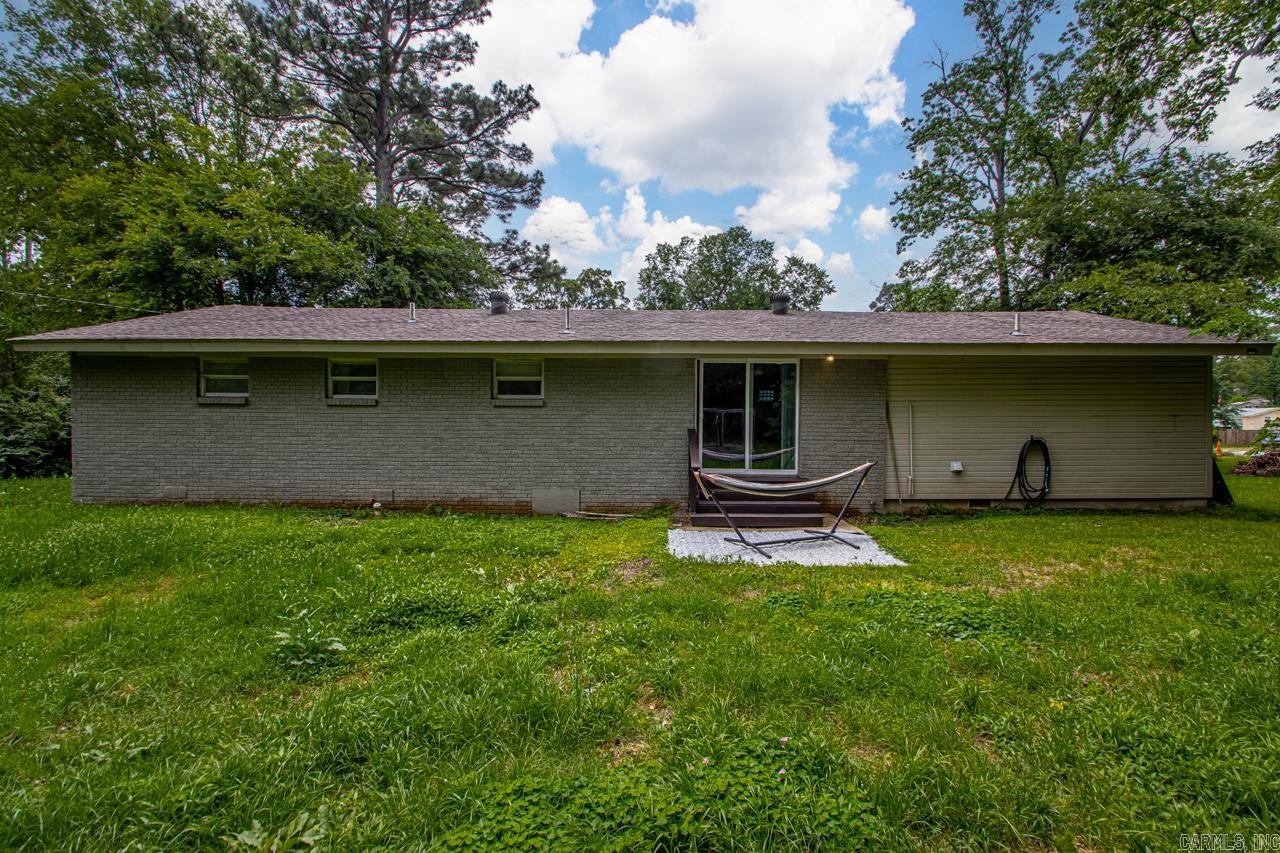 2302 E Meadowbrook  Bryant, AR