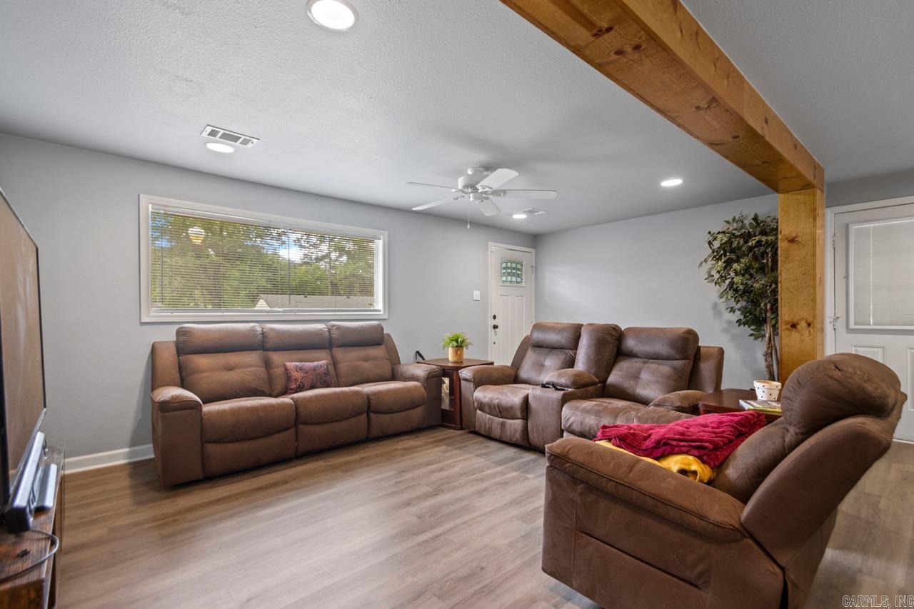 2302 E Meadowbrook  Bryant, AR