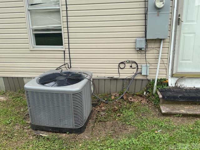 217 SE 3rd  England, AR