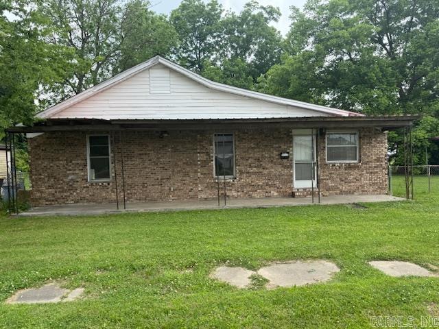 217 NW 3rd  England, AR