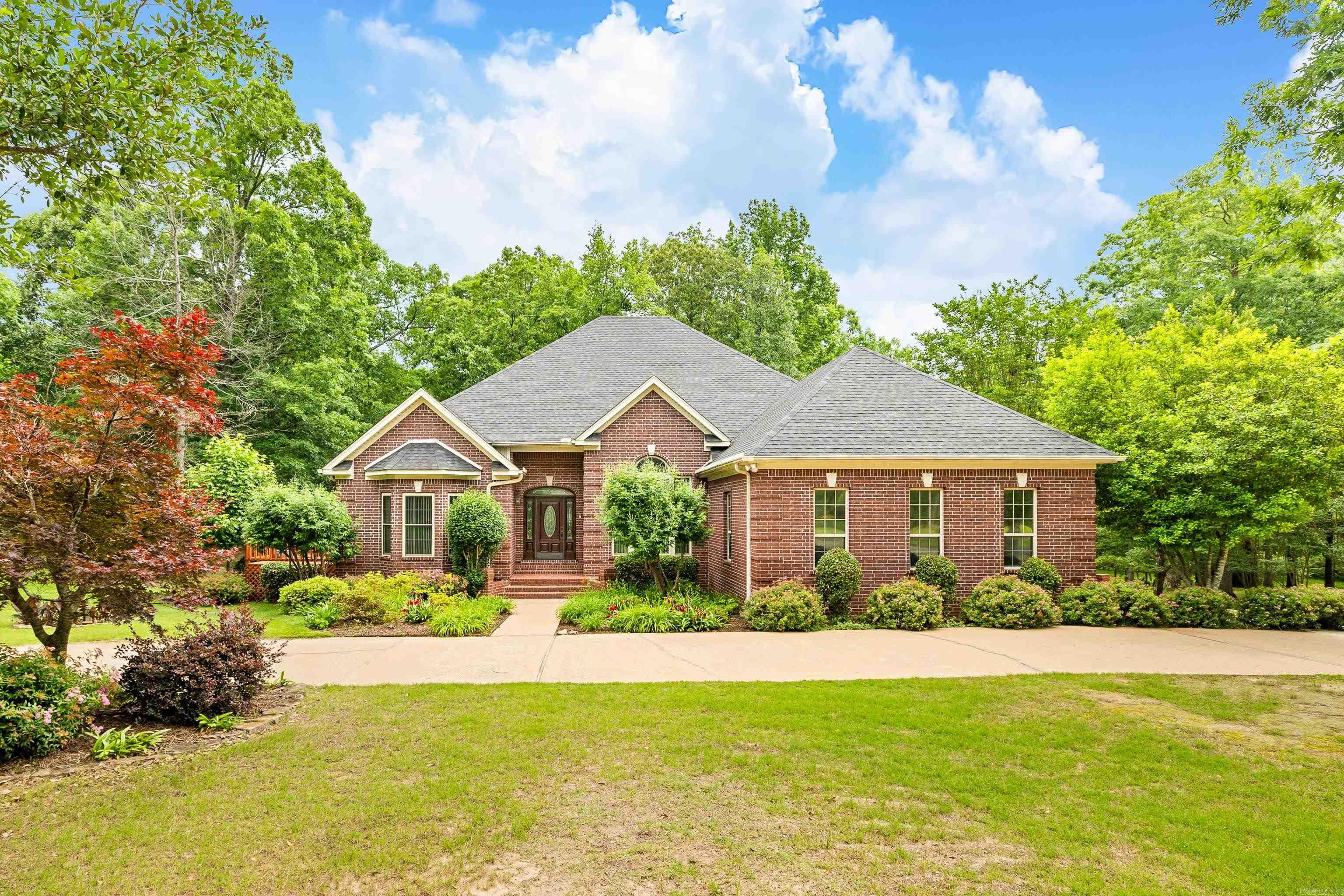 15680  Spring Club  Hensley, AR