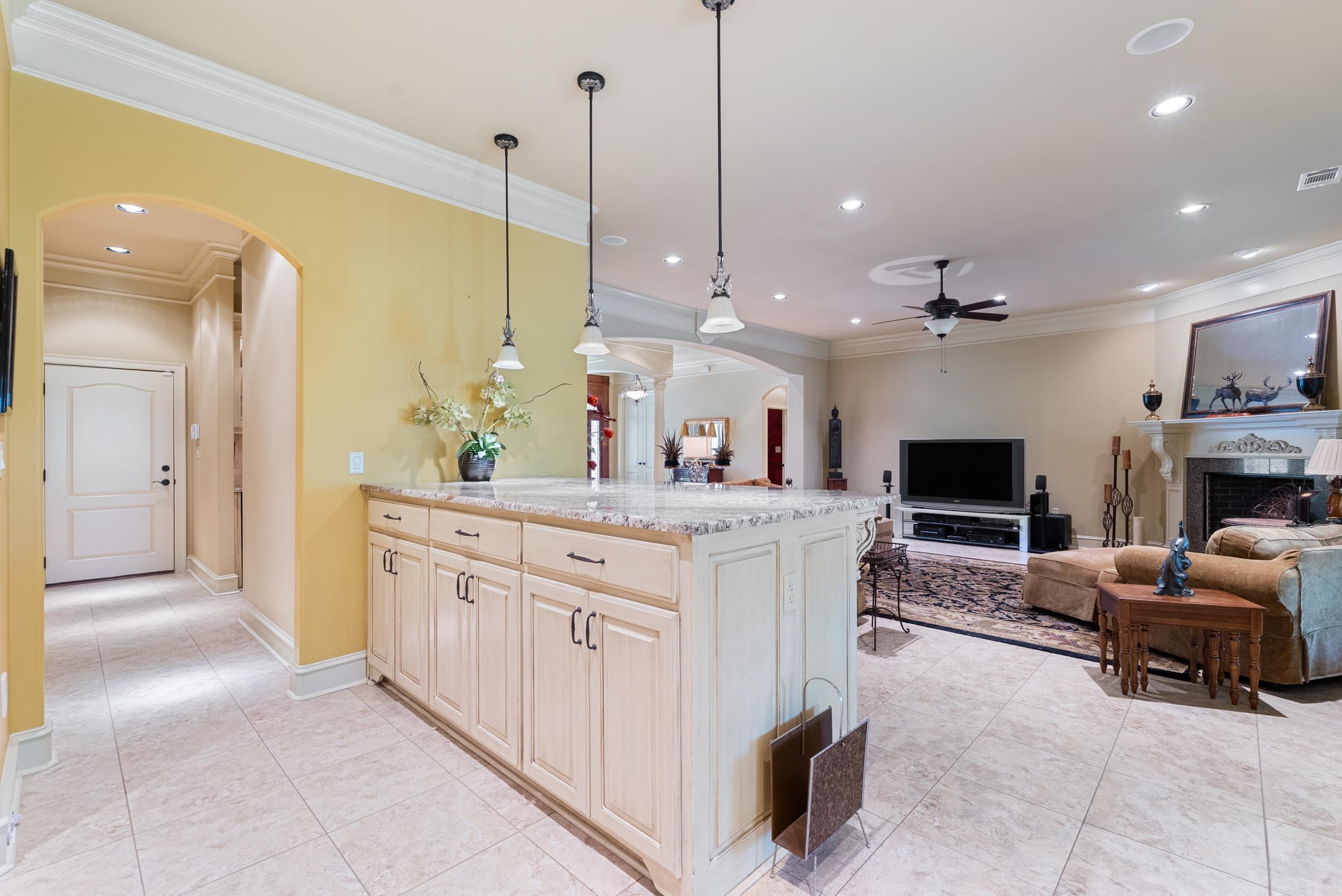 1606  HILLDALE  Alexander, AR