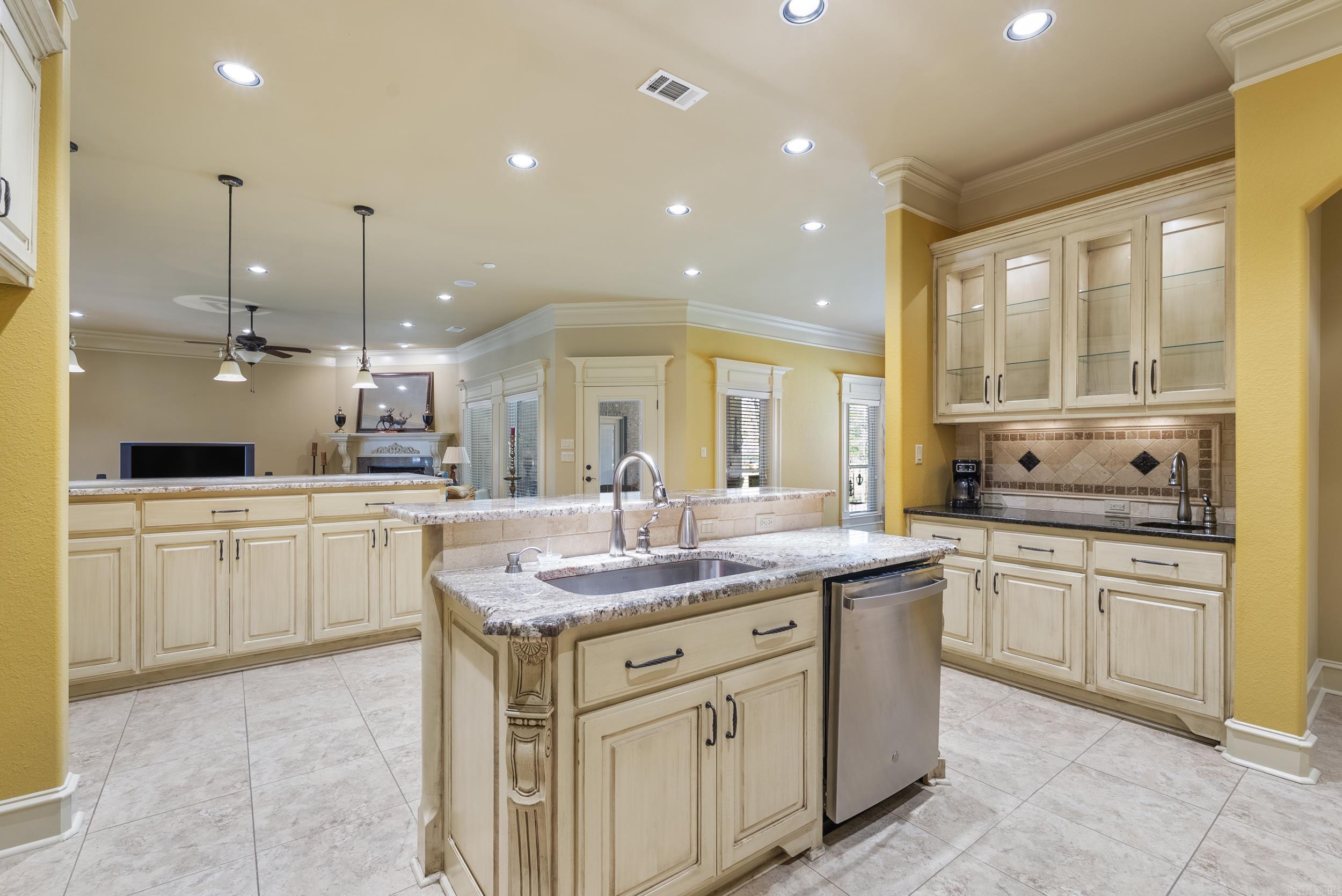 1606  HILLDALE  Alexander, AR