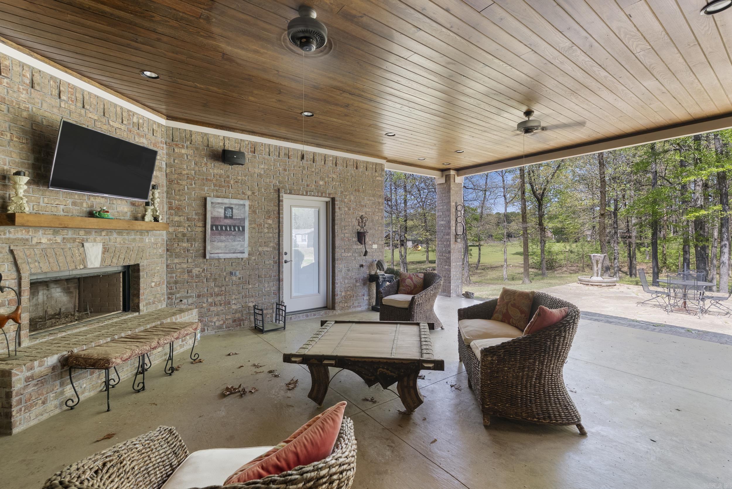 1606  HILLDALE  Alexander, AR