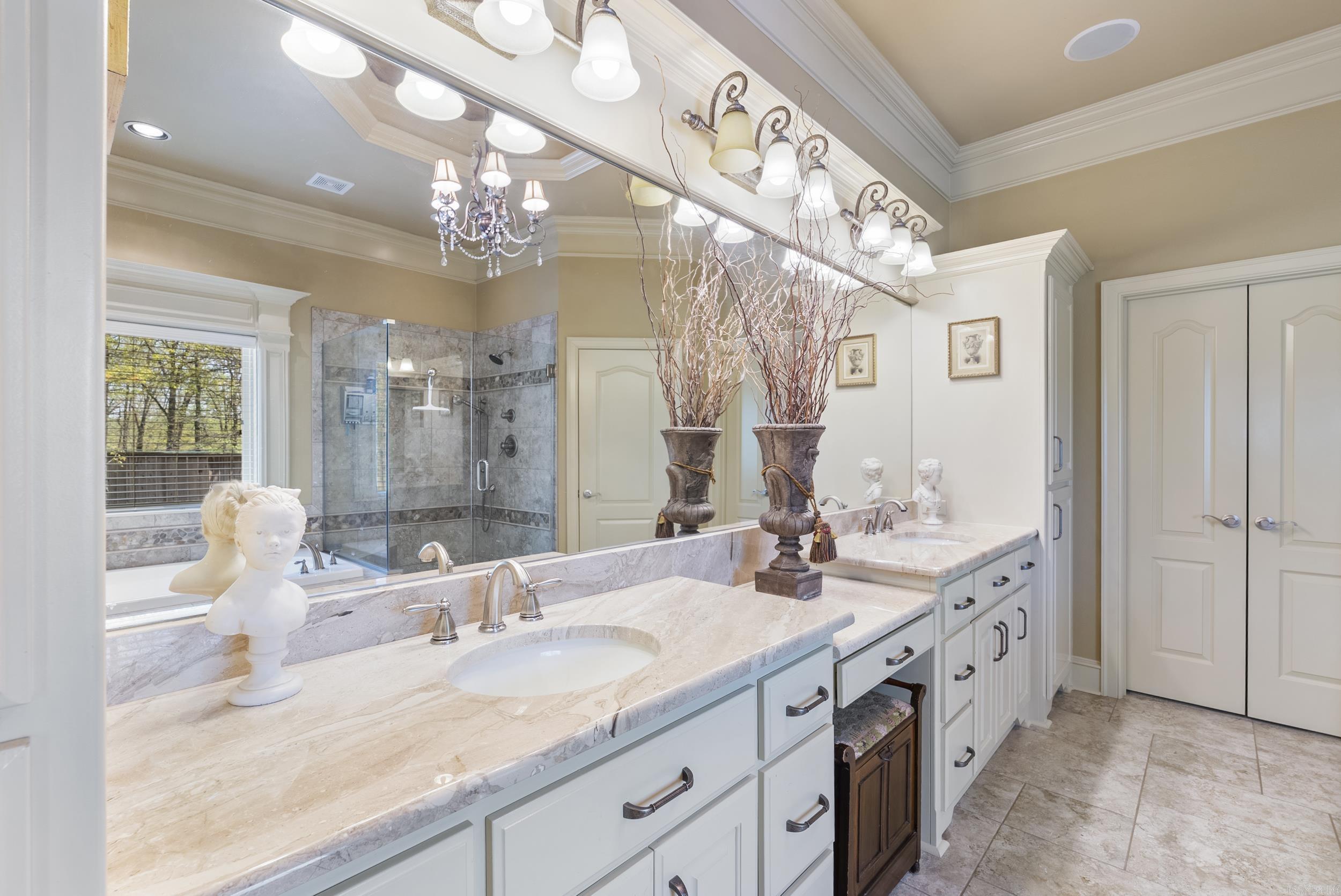 1606  HILLDALE  Alexander, AR