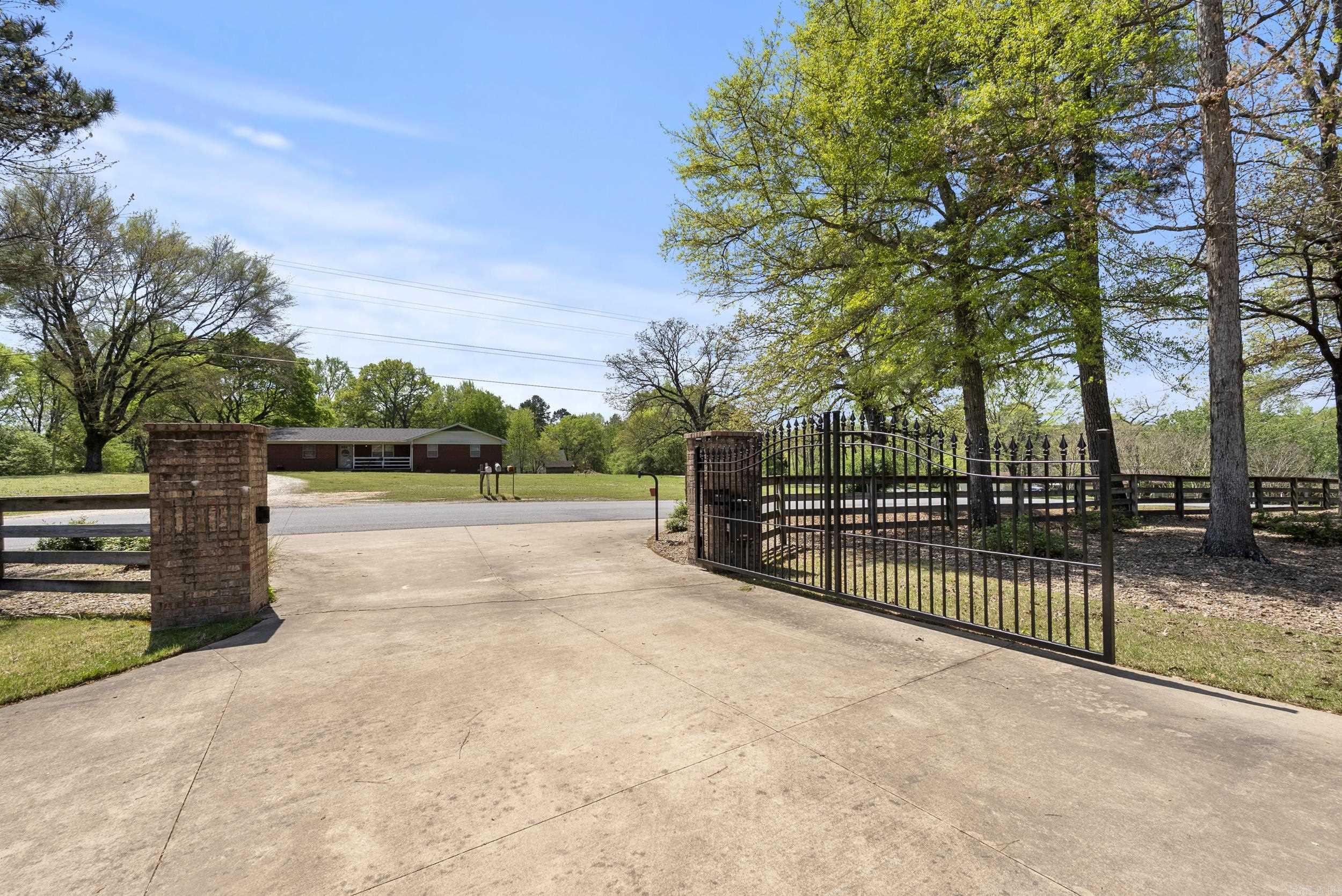 1606  HILLDALE  Alexander, AR