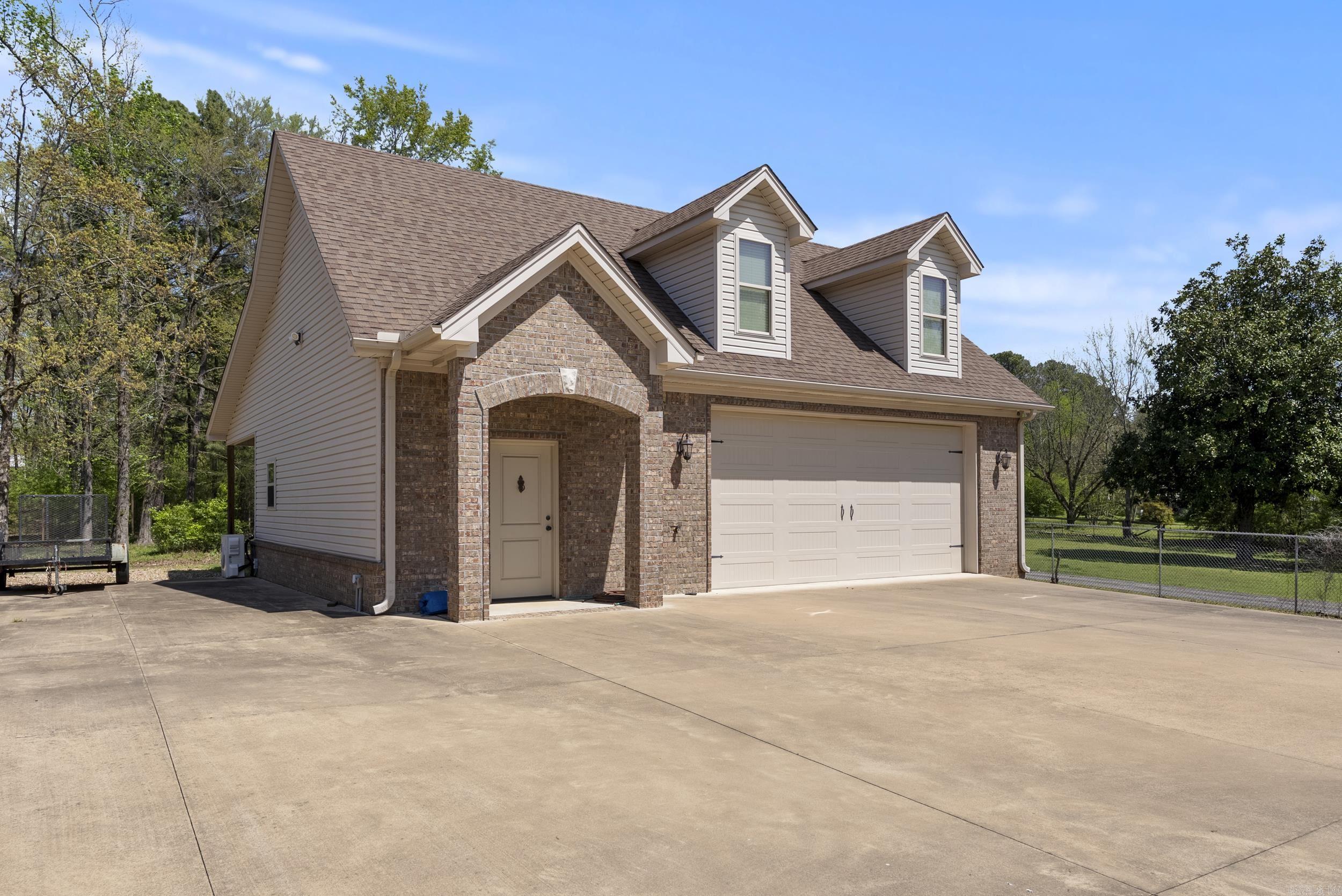 1606  HILLDALE  Alexander, AR