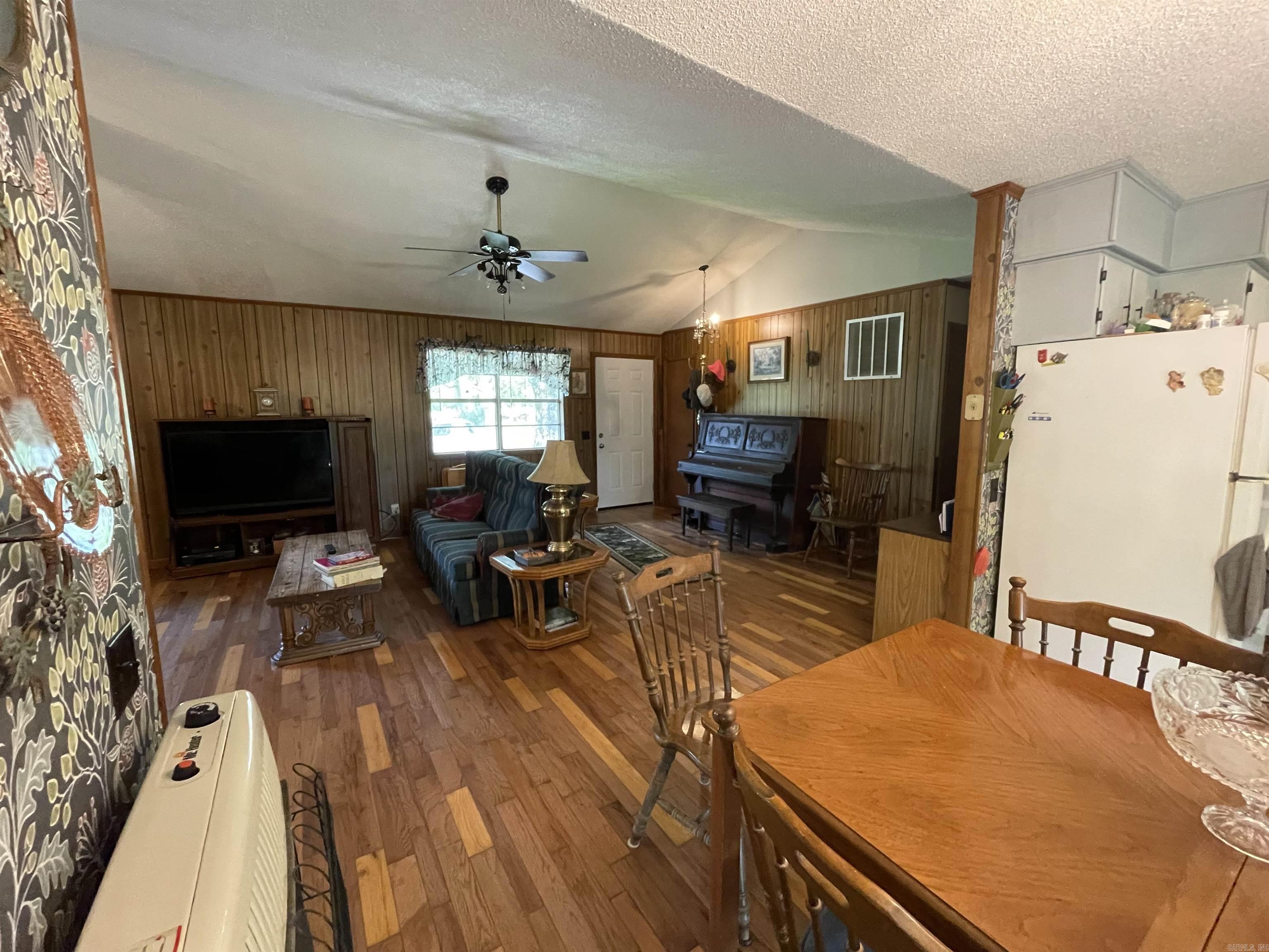5470 S Highway 5  Mountain View, AR