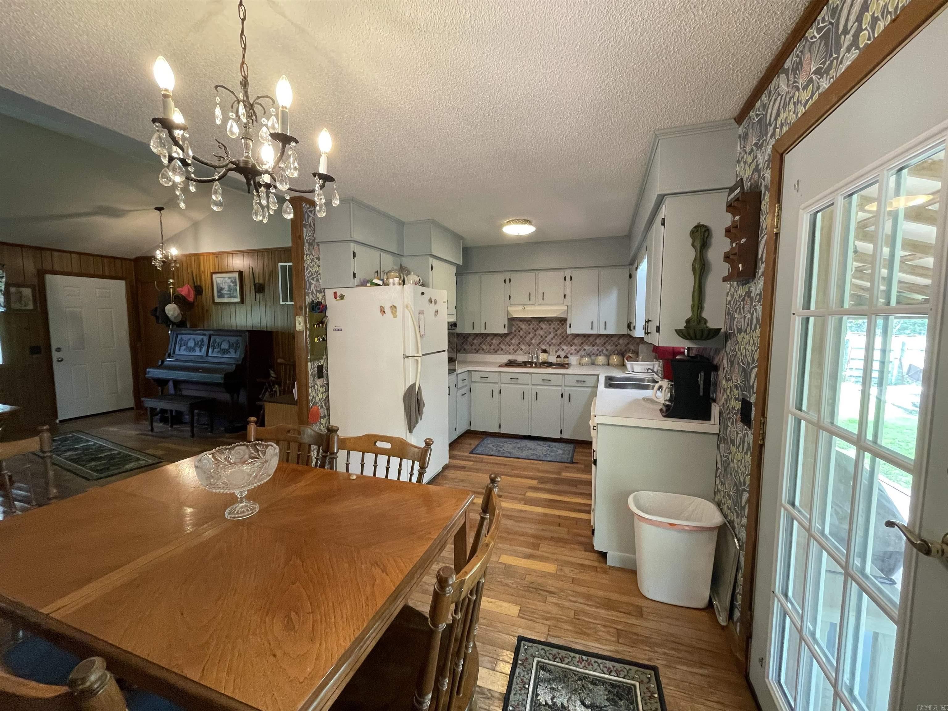 5470 S Highway 5  Mountain View, AR