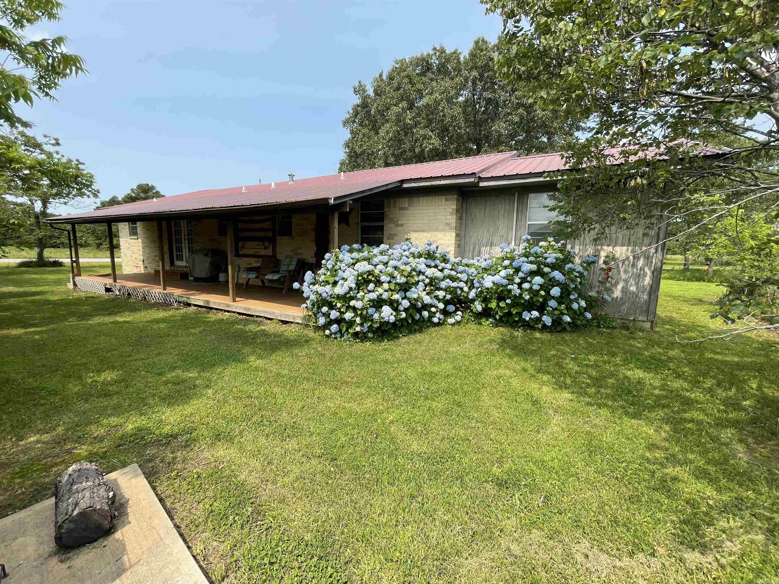 5470 S Highway 5  Mountain View, AR