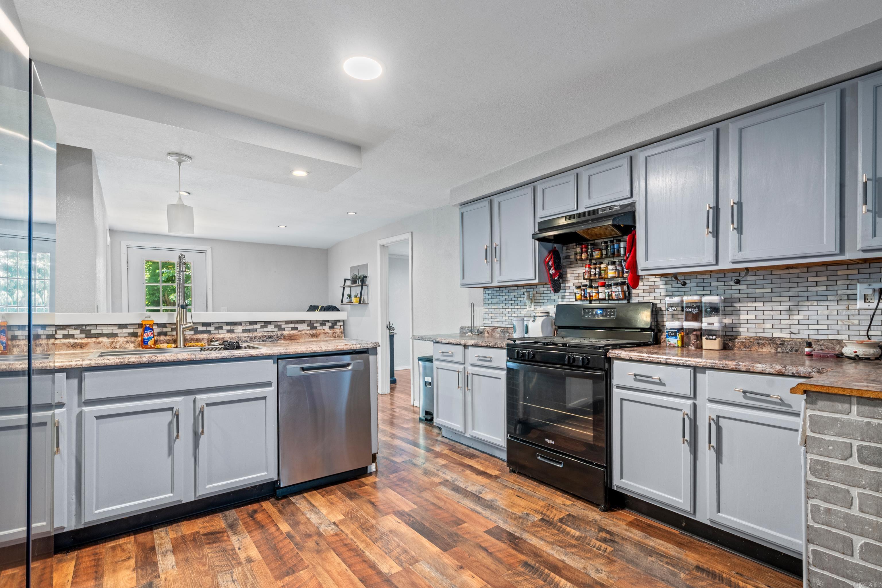 117  Eddy  Hot Springs, AR