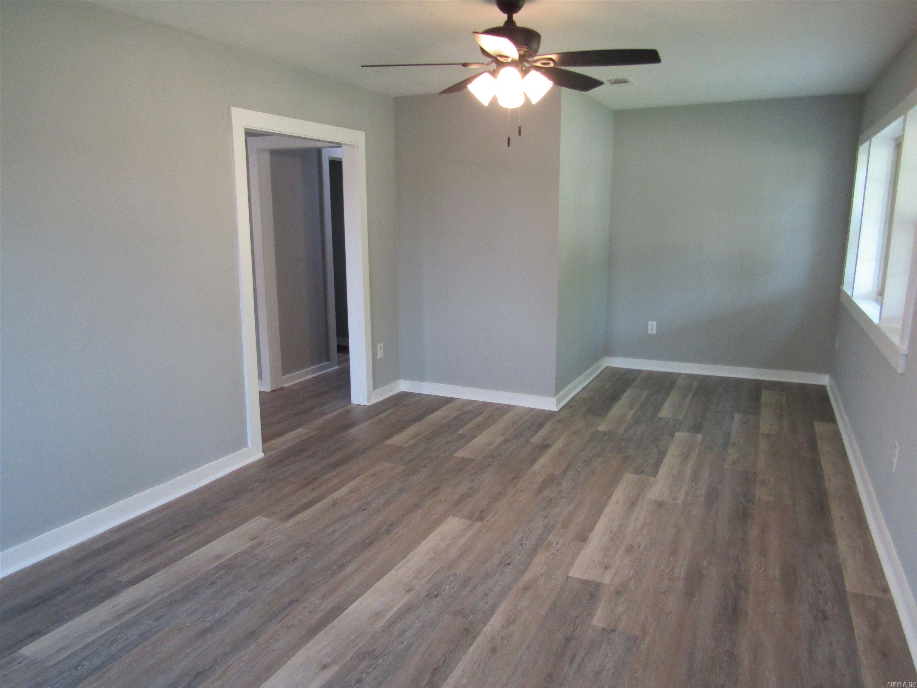 203 N 1st  Marmaduke, AR