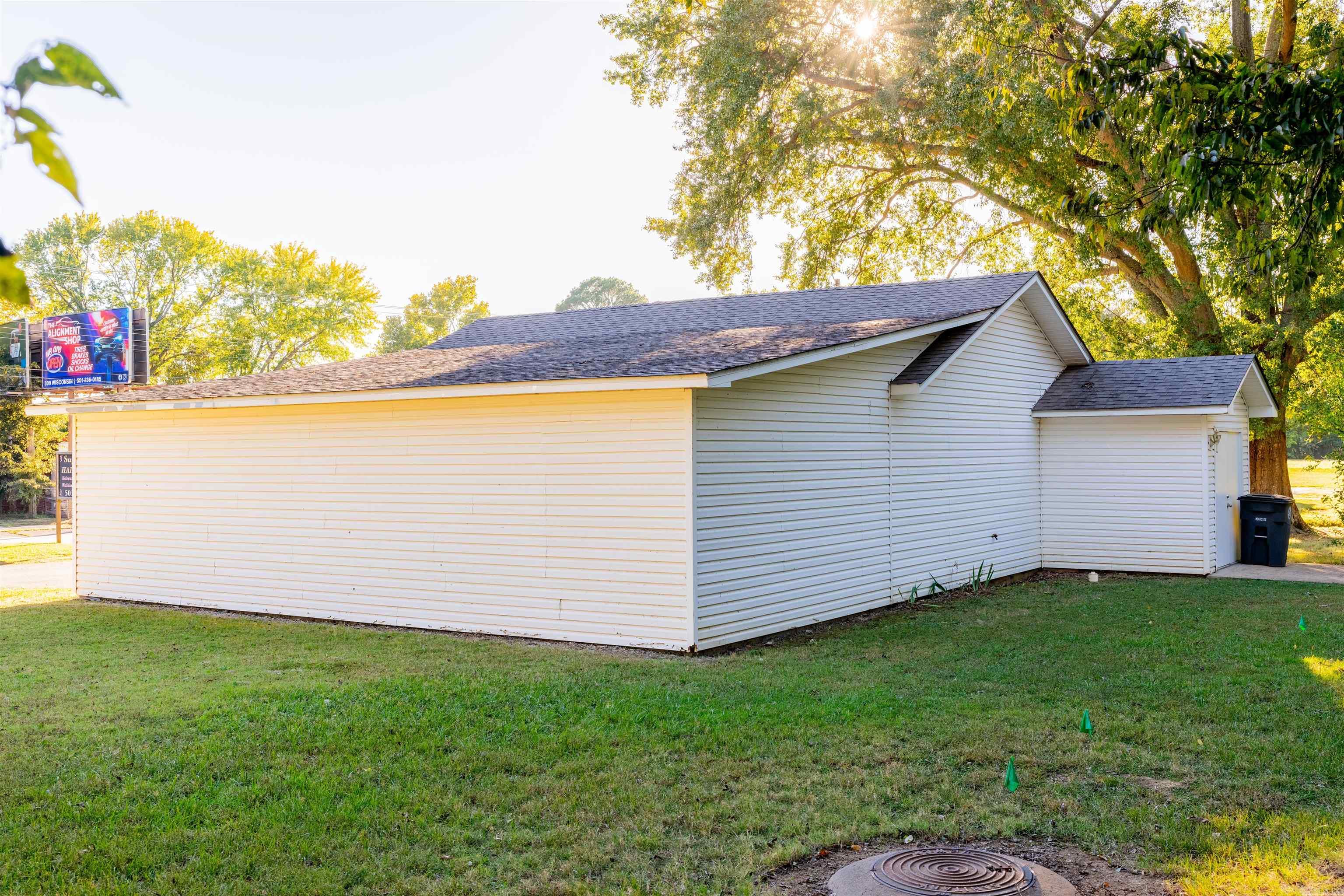810 W Pleasure  Searcy, AR
