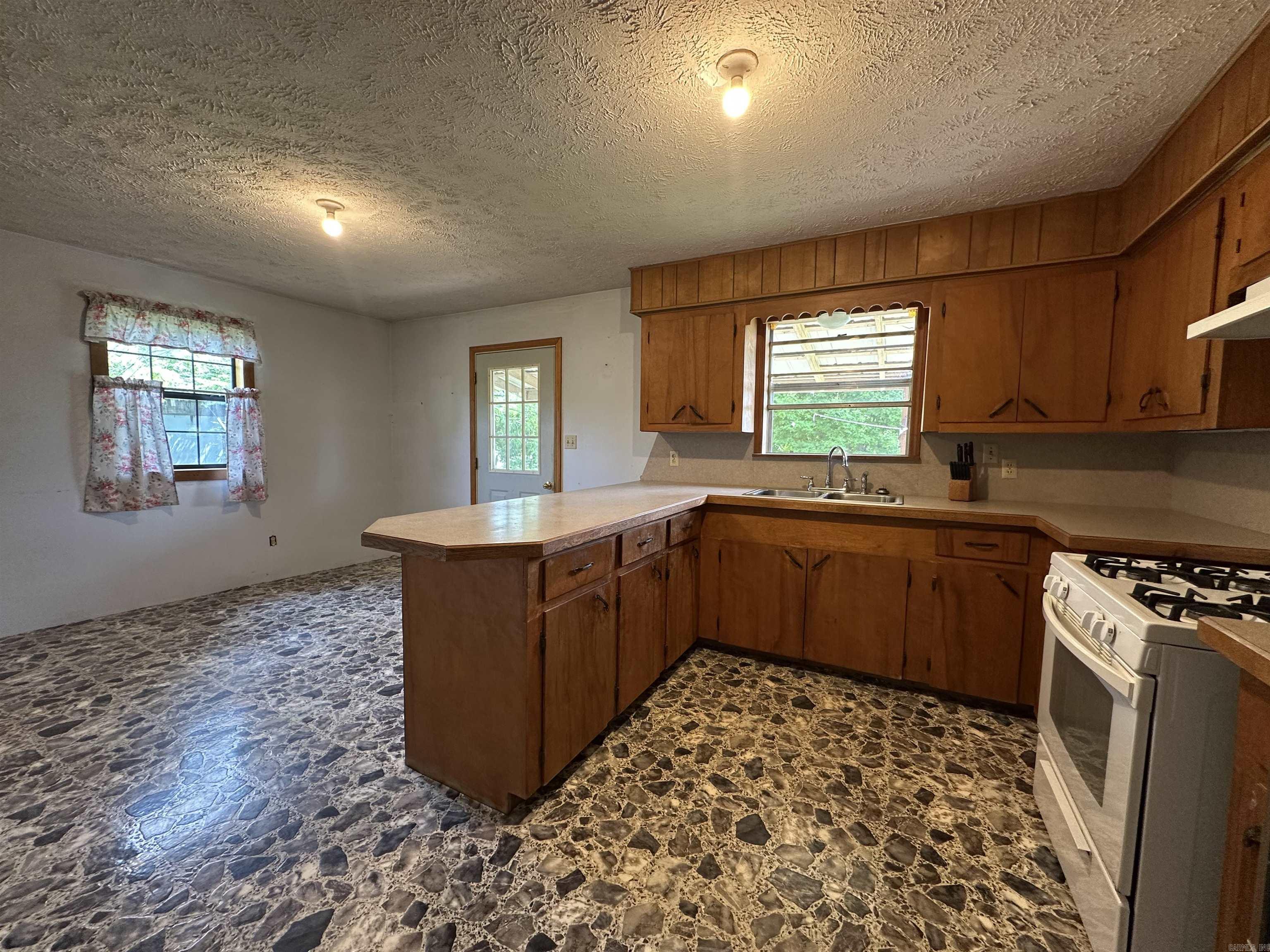 21052  Highway 27 S.  Marshall, AR