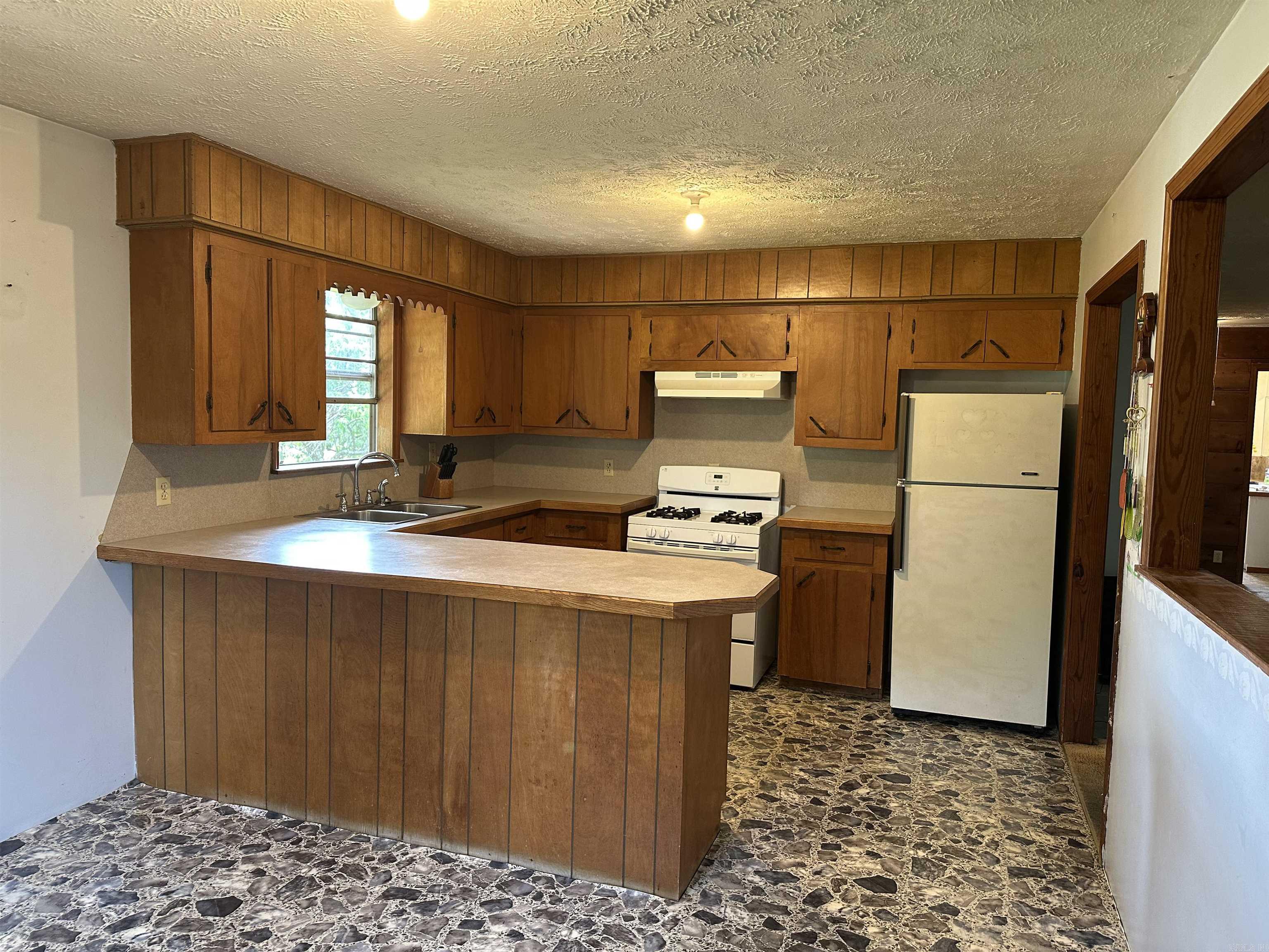 21052  Highway 27 S.  Marshall, AR