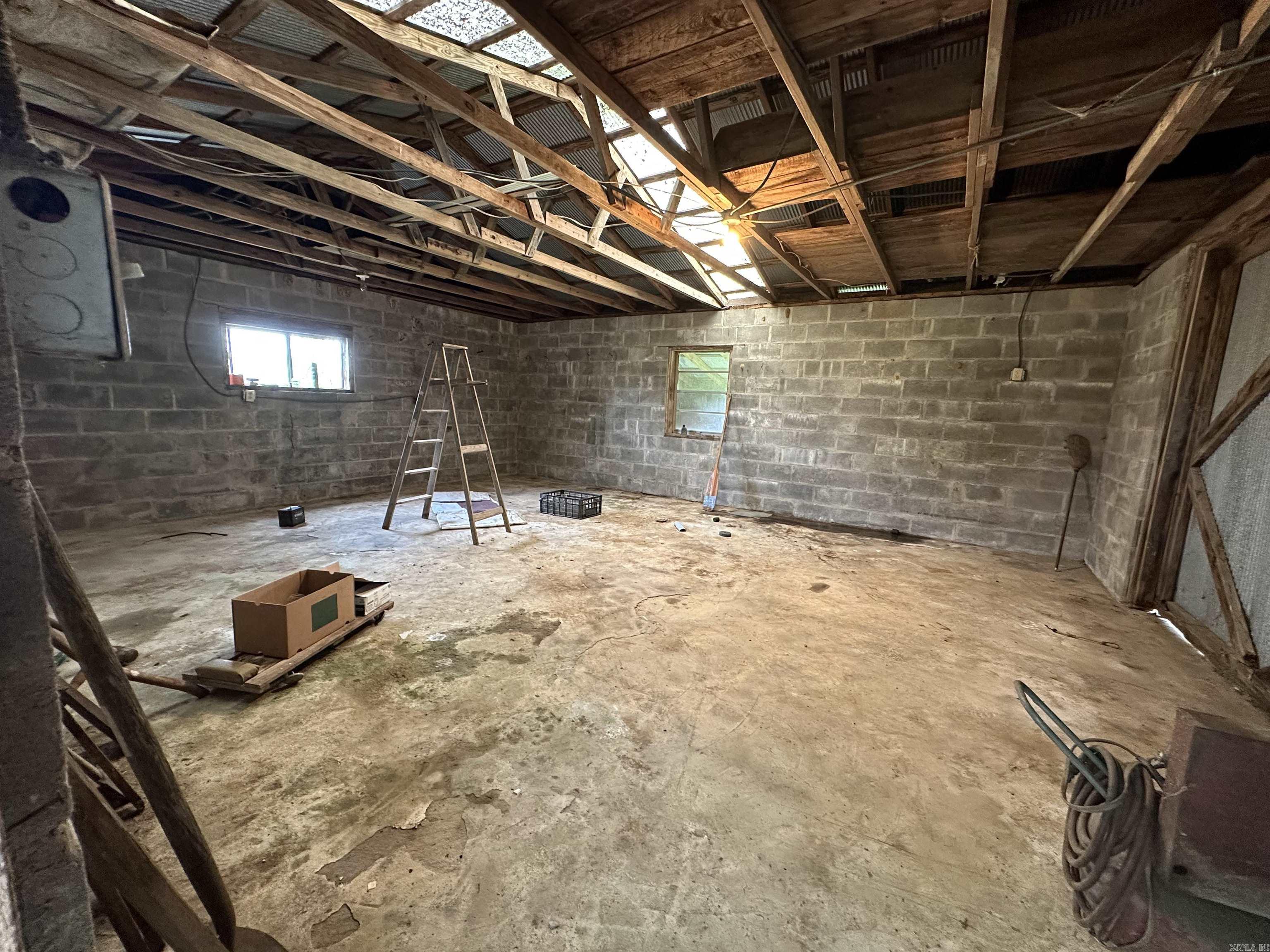 21052  Highway 27 S.  Marshall, AR