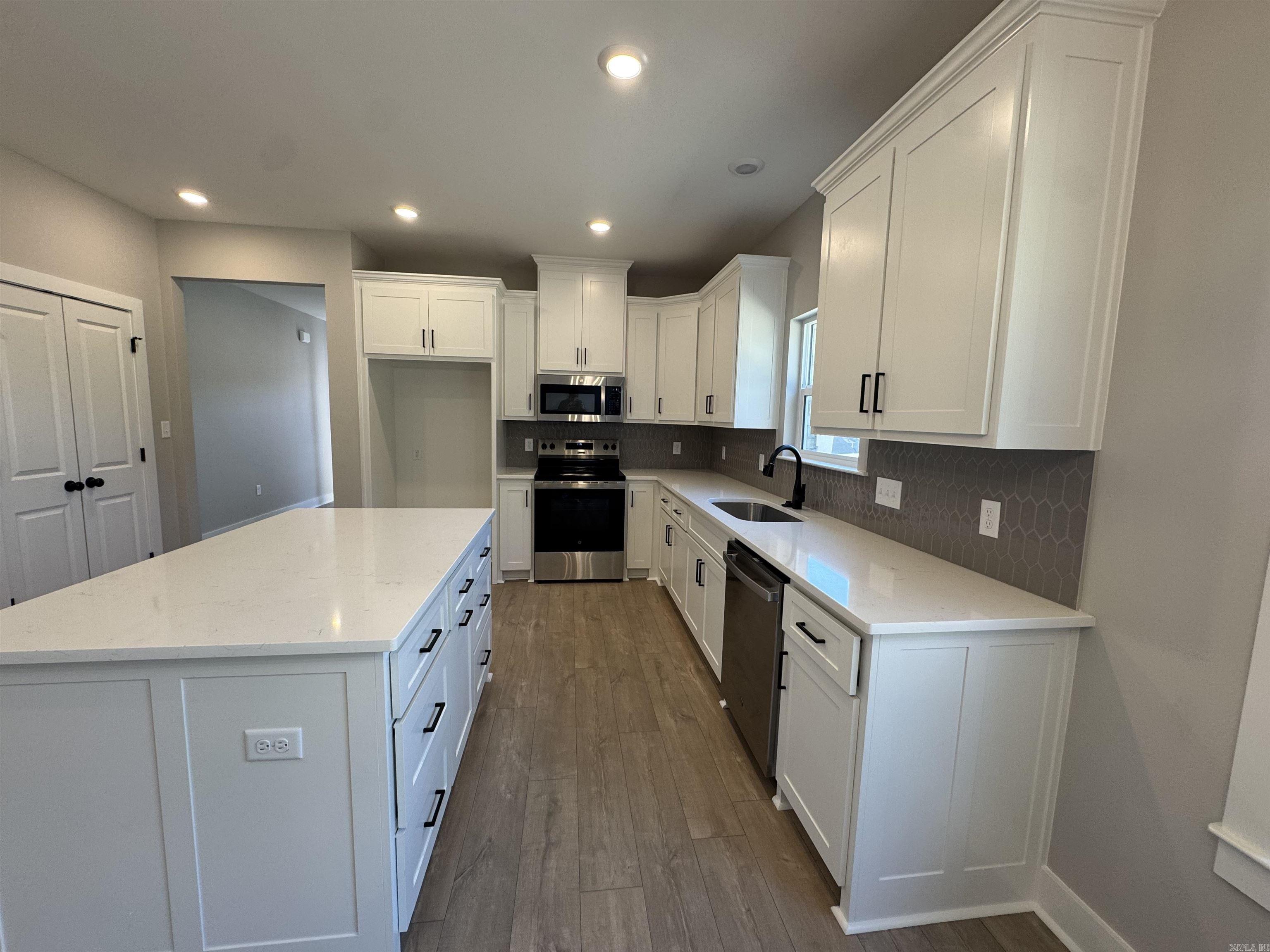 1114  Grand Teton  Benton, AR