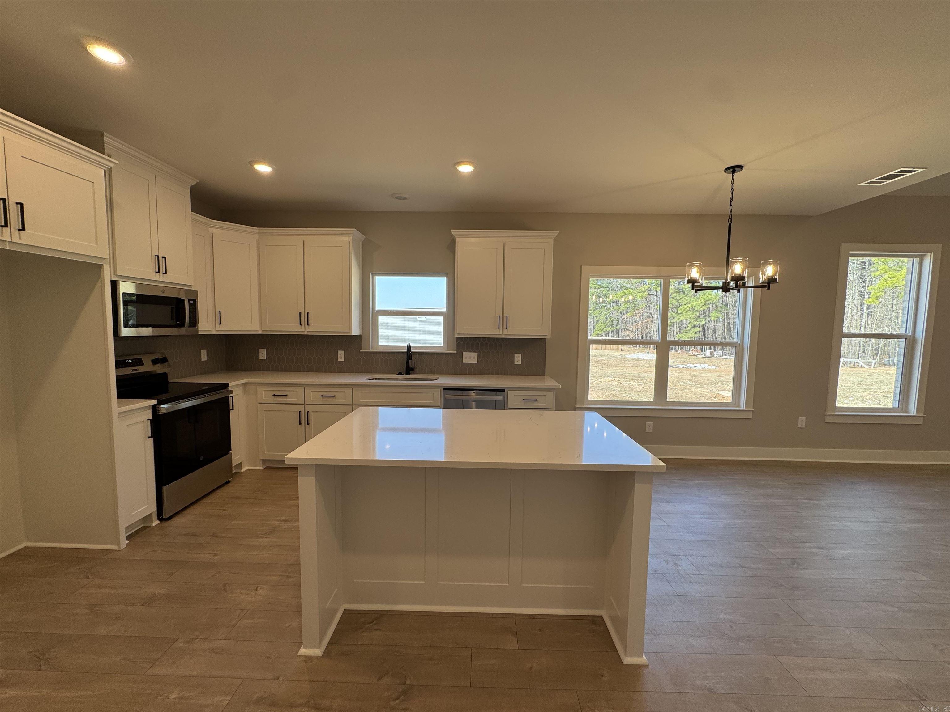 1114  Grand Teton  Benton, AR