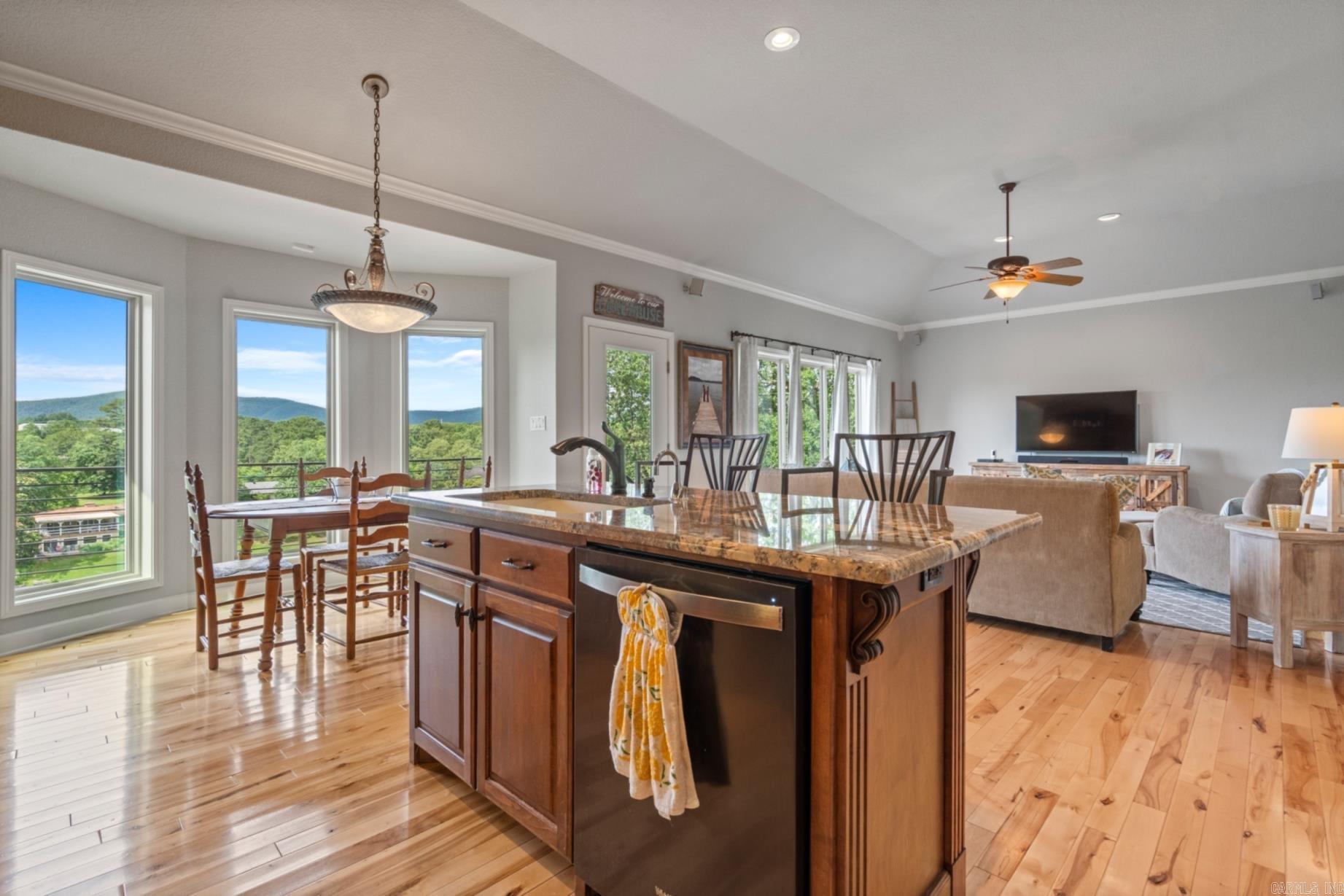 129  Alaston Pt  Hot Springs, AR