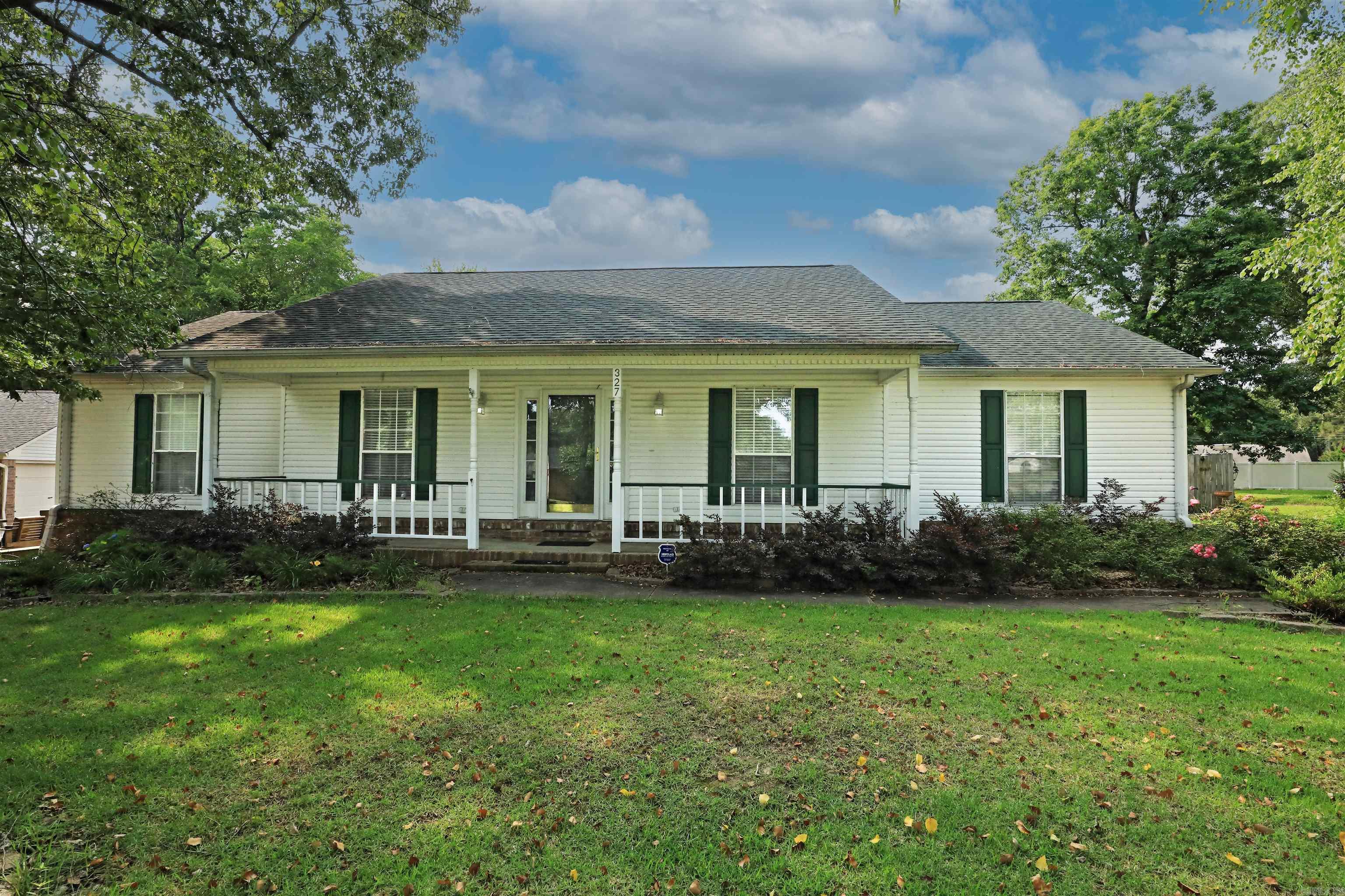327  Regal Oaks  White Hall, AR