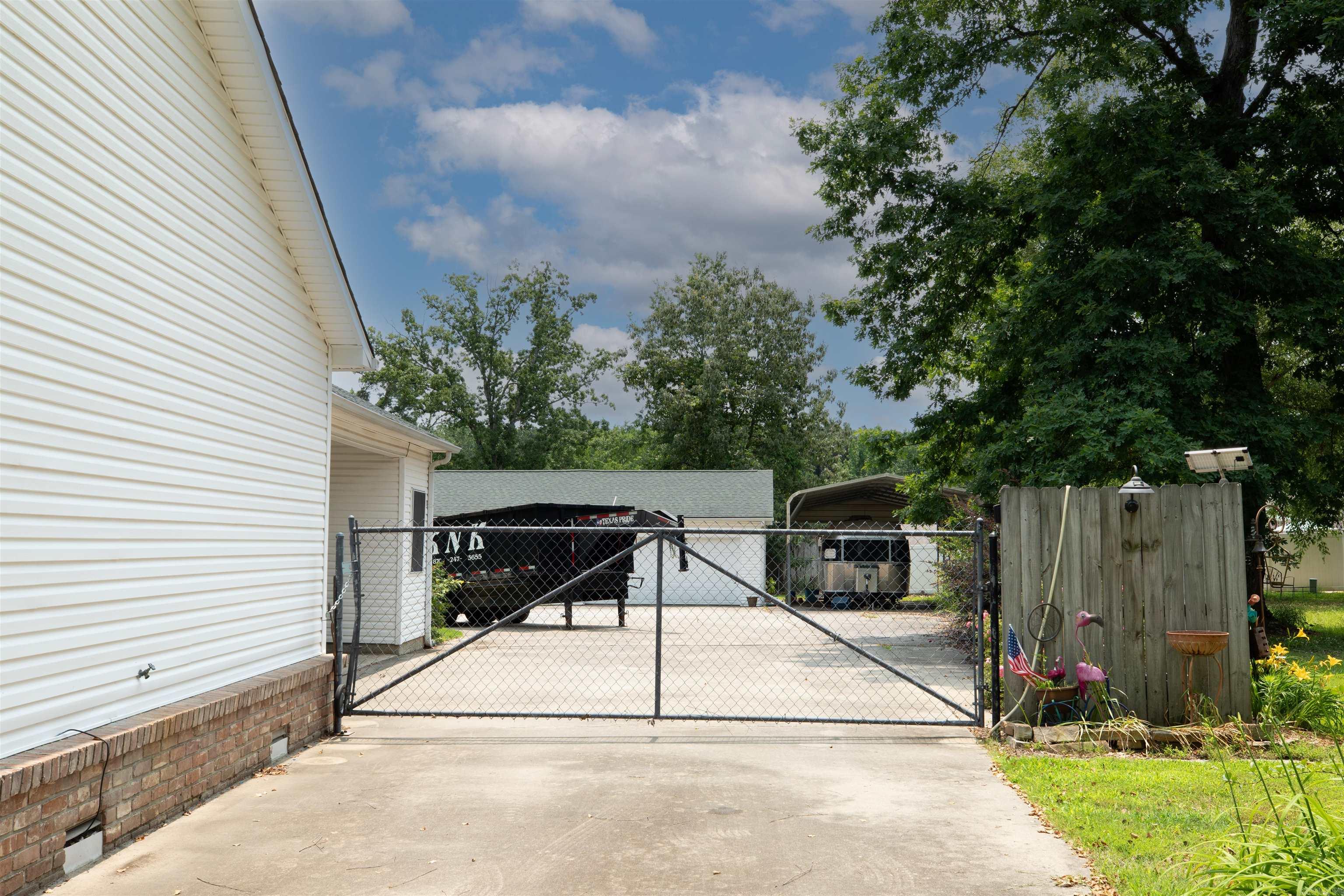327  Regal Oaks  White Hall, AR