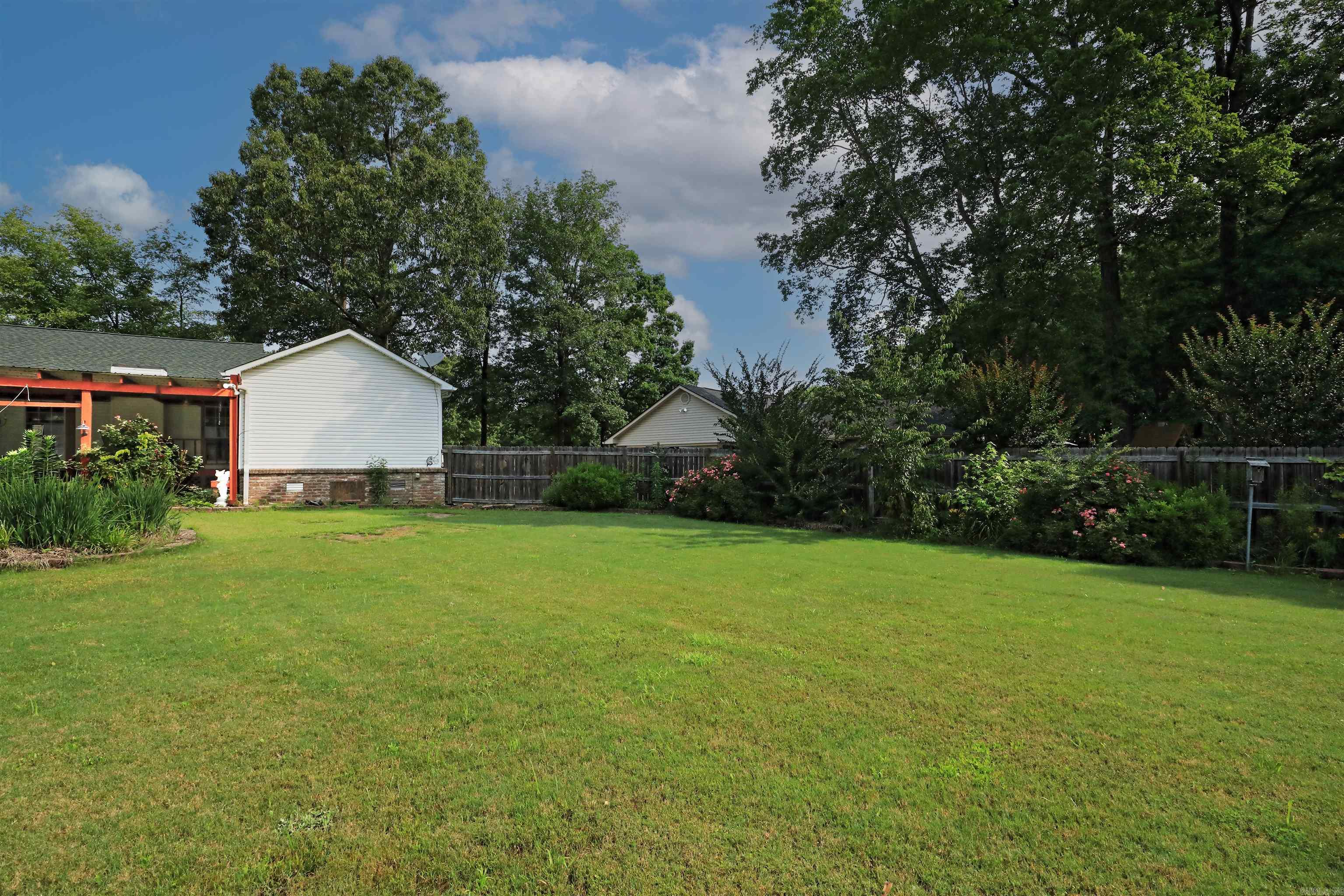 327  Regal Oaks  White Hall, AR