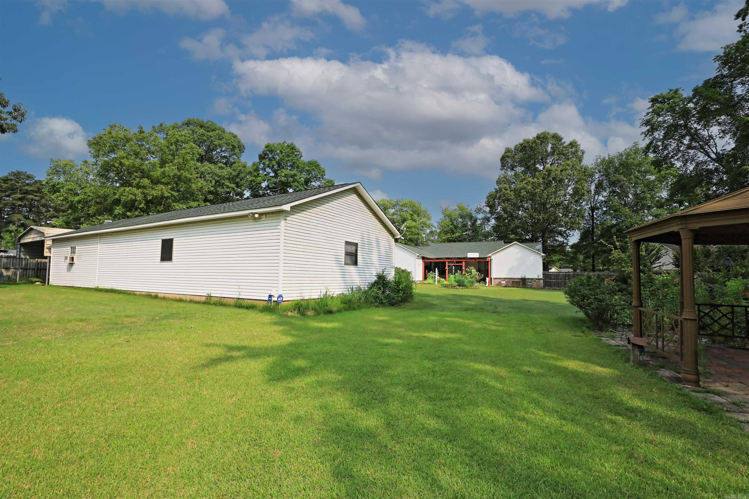 327  Regal Oaks  White Hall, AR