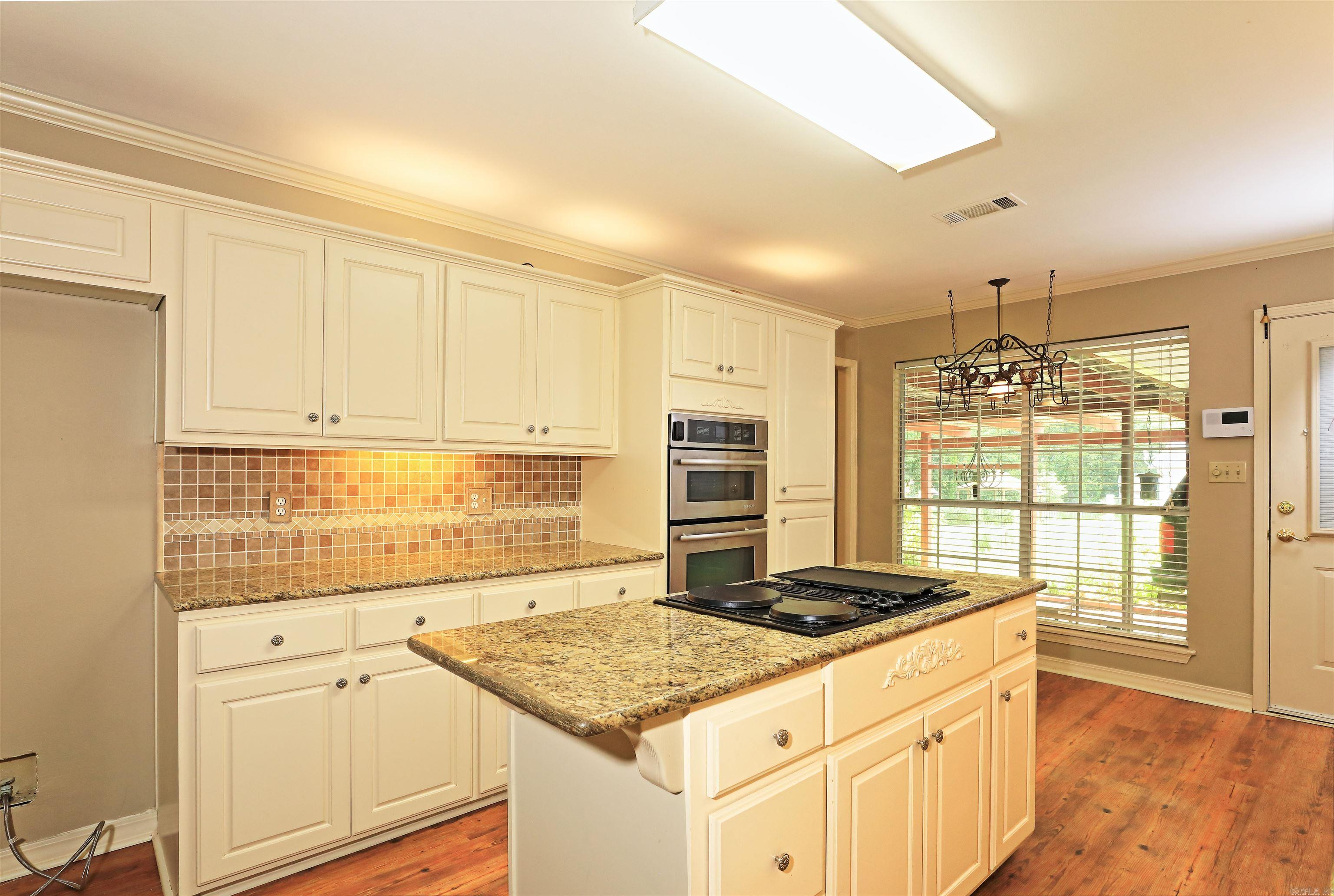 327  Regal Oaks  White Hall, AR
