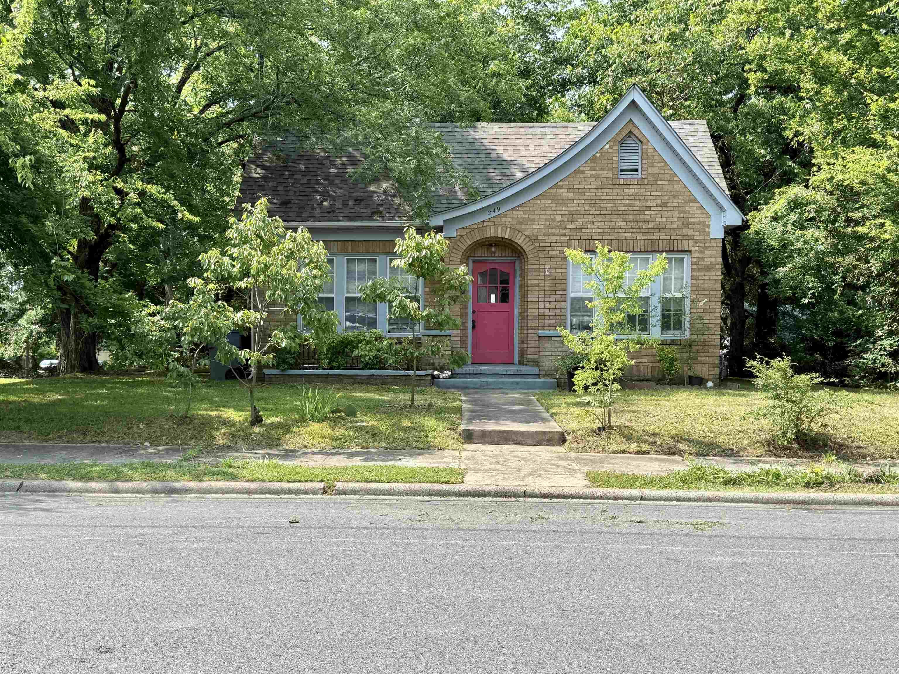 249  Garland  Hot Springs, AR