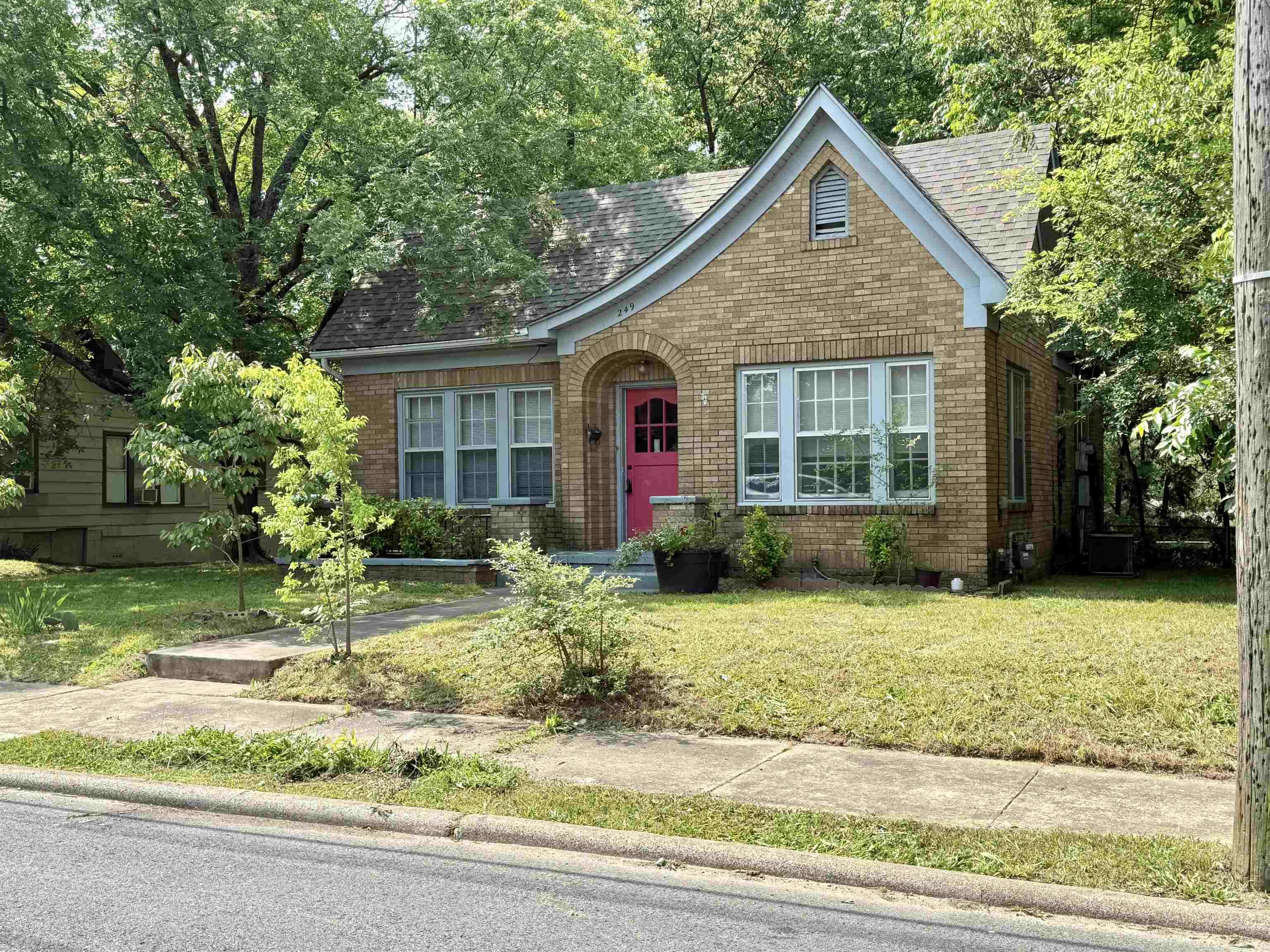 249  Garland  Hot Springs, AR