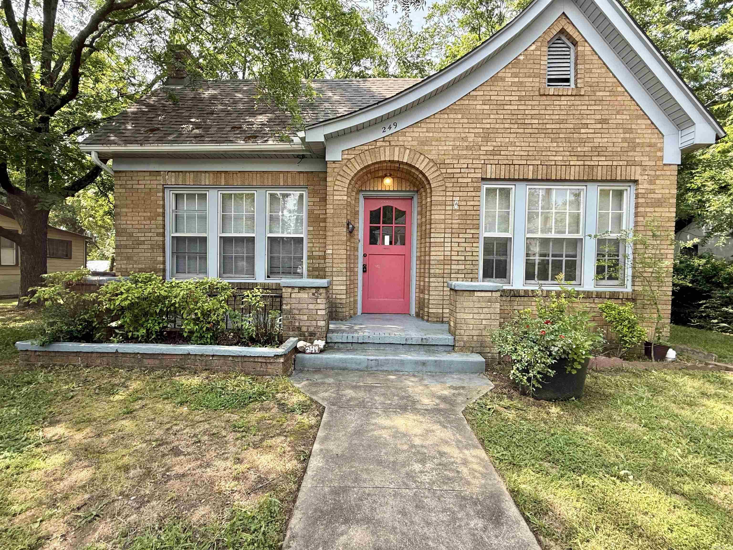 249  Garland  Hot Springs, AR