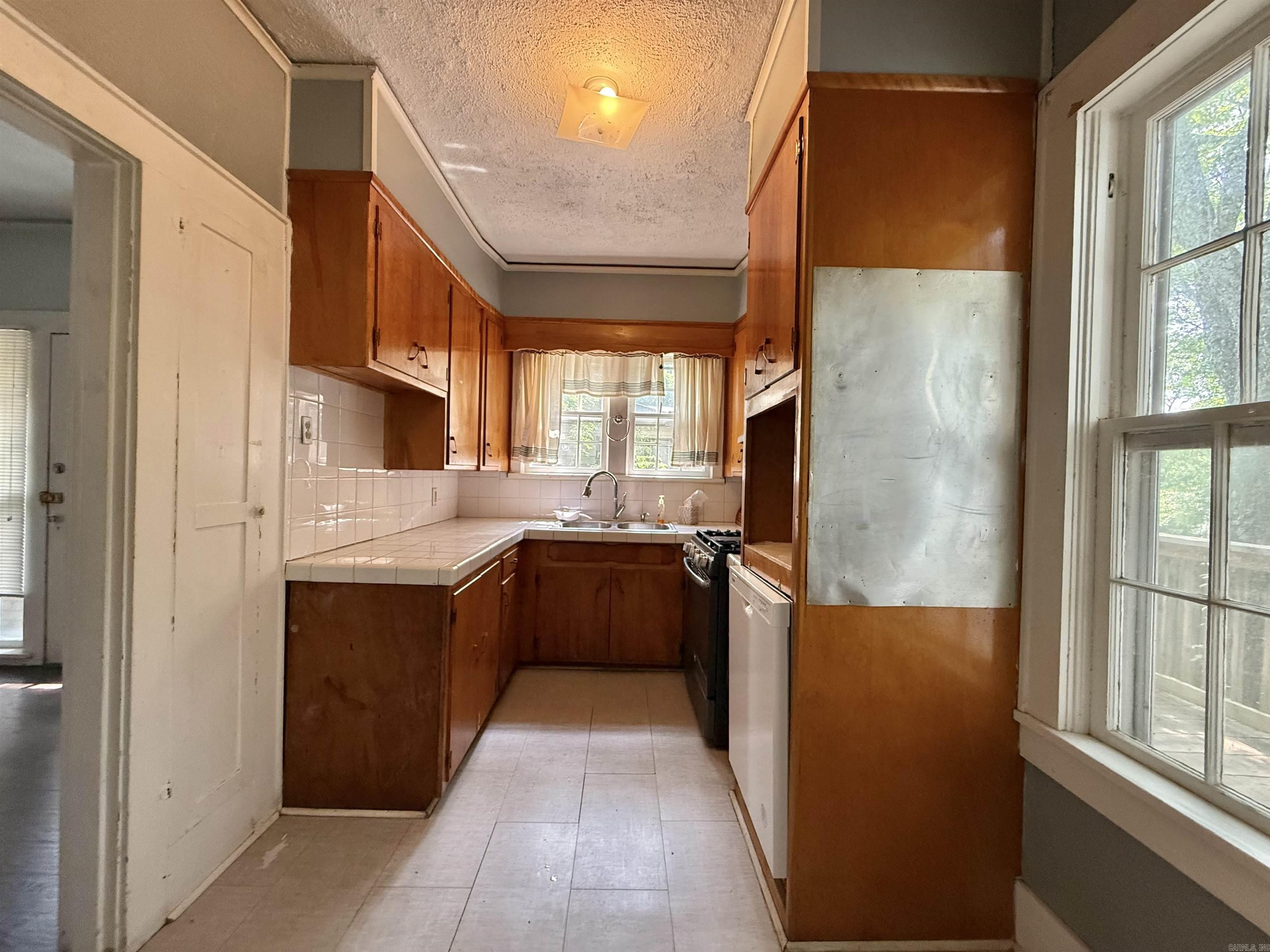 249  Garland  Hot Springs, AR